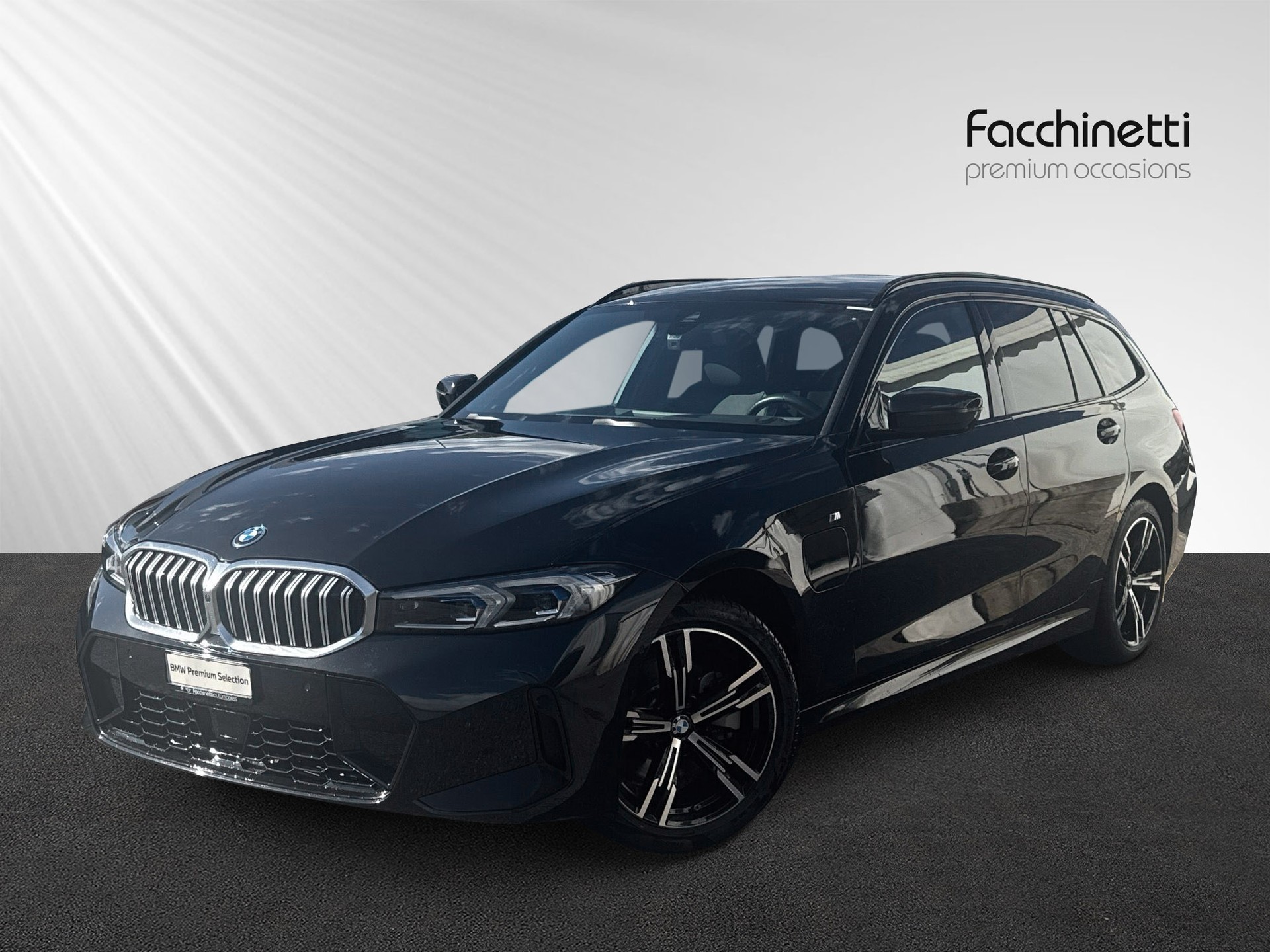 BMW 330e x DriveTouring Steptronic M Sport