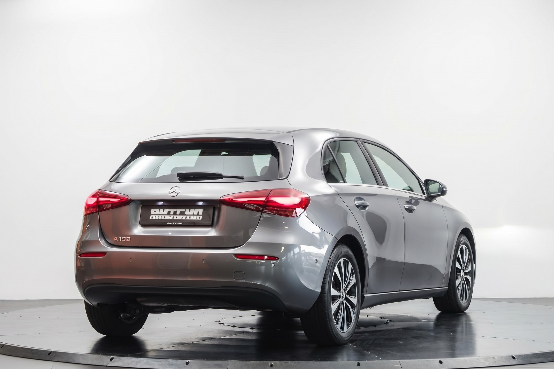 MERCEDES-BENZ A 180 7G-DCT MULTIBEAM LED / DISTRONIC / Caméra de recul-image-4