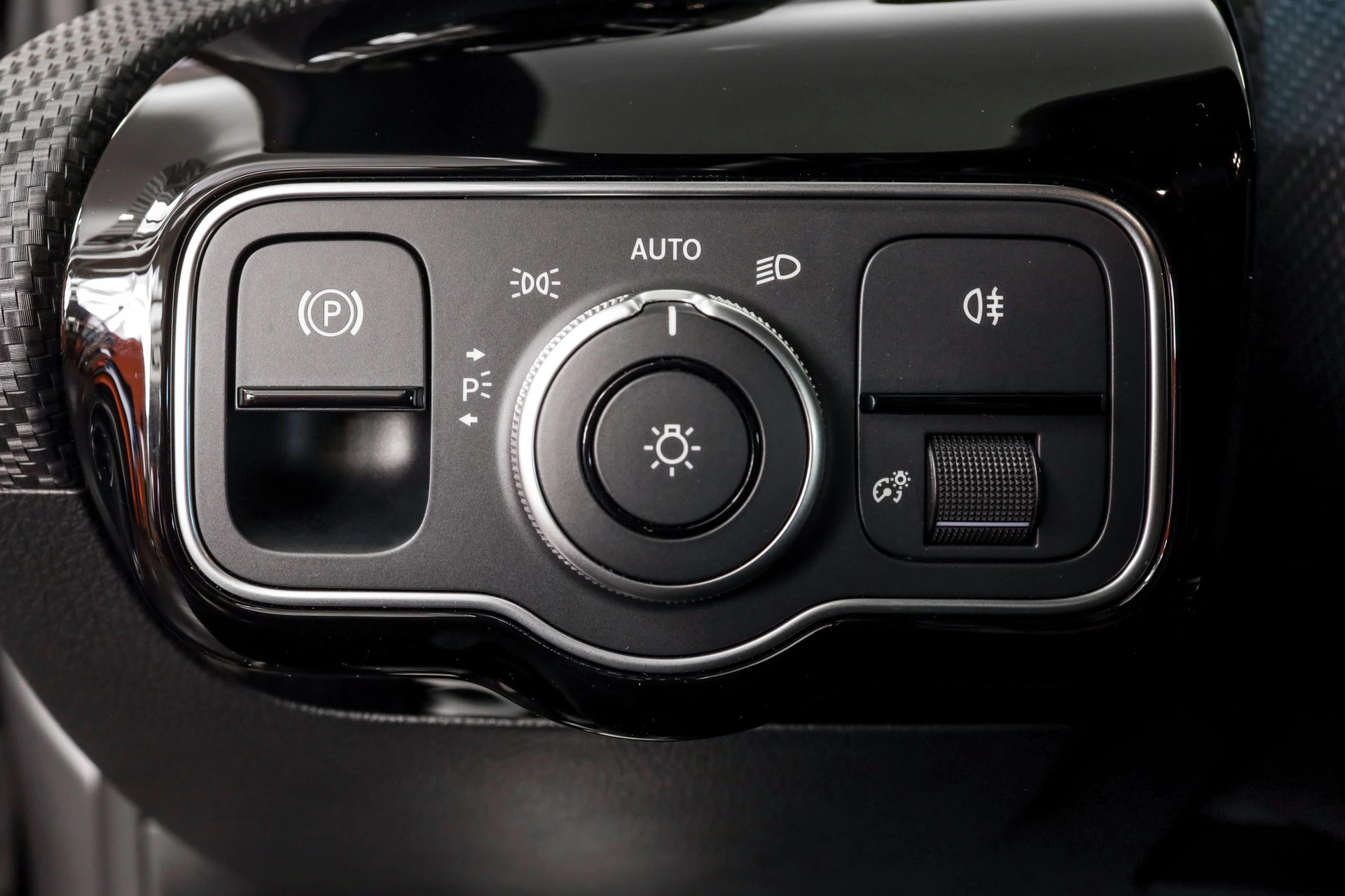 MERCEDES-BENZ A 180 7G-DCT MULTIBEAM LED / DISTRONIC / Caméra de recul-image-16