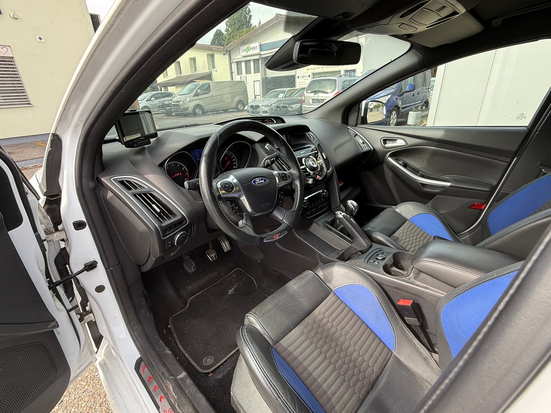 FORD Focus 2.0 SCTi ST-1-image-8