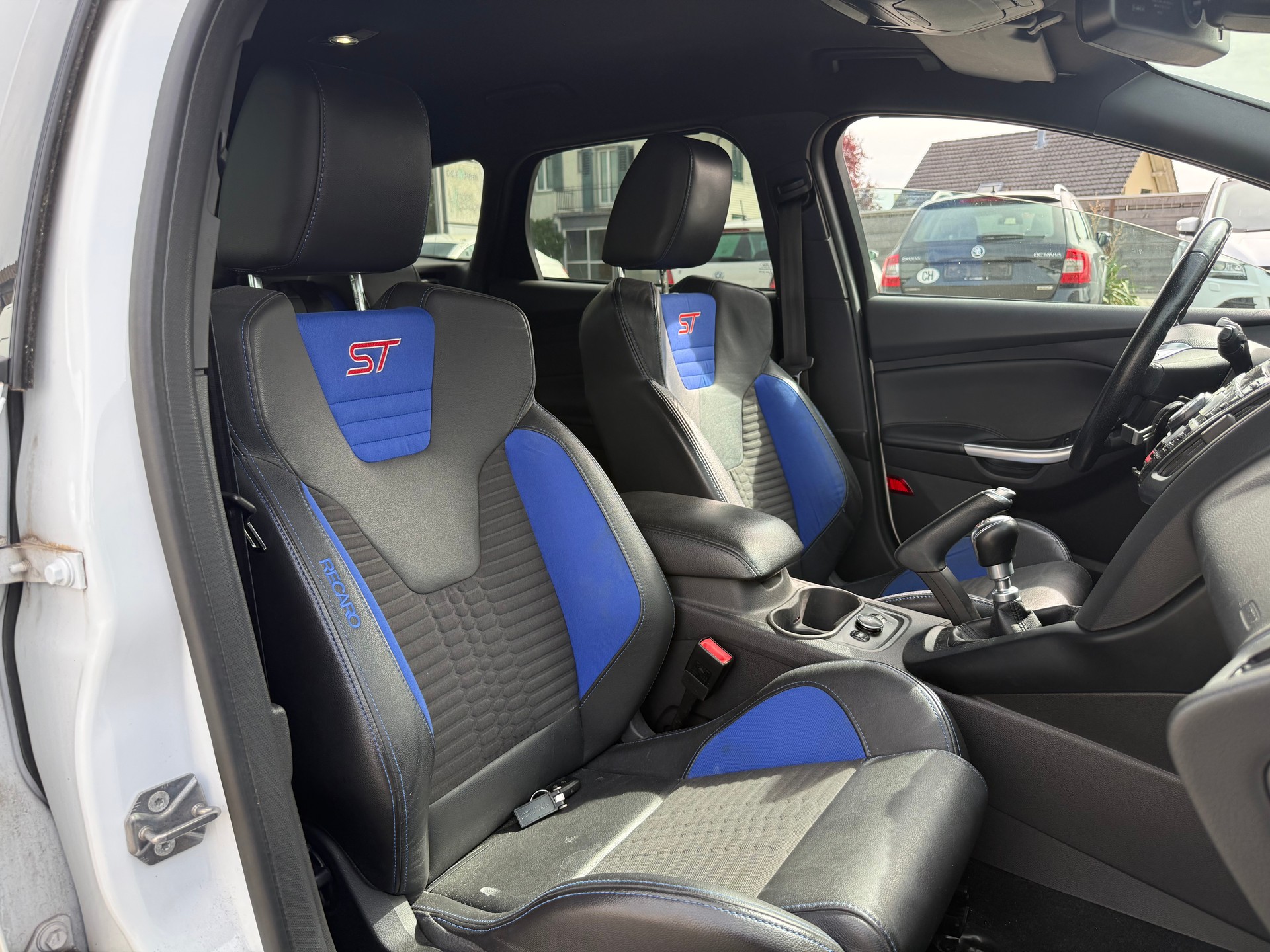 FORD Focus 2.0 SCTi ST-1-image-9