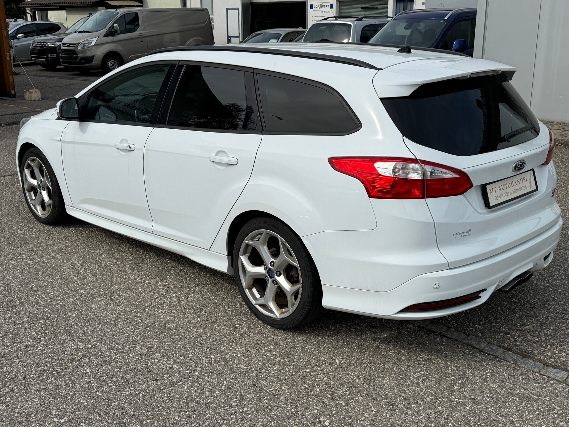 FORD Focus 2.0 SCTi ST-1-image-5