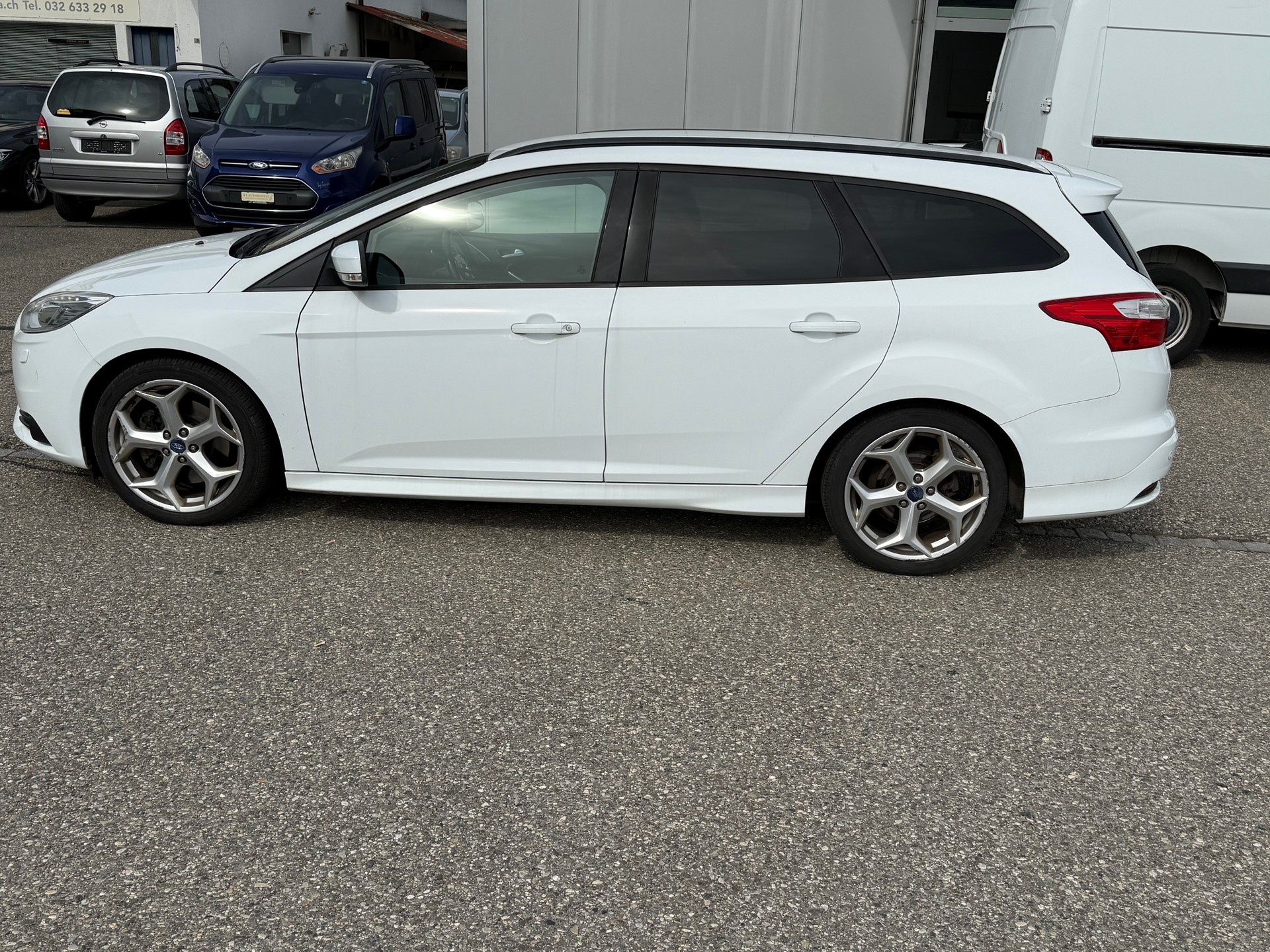 FORD Focus 2.0 SCTi ST-1-image-6