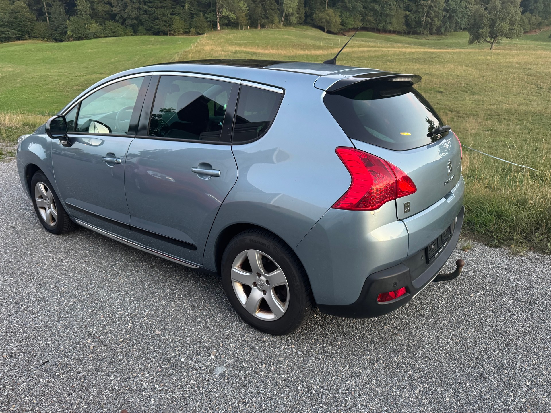 PEUGEOT 3008 HYbrid4 2.0 HDI EGS6-image-4