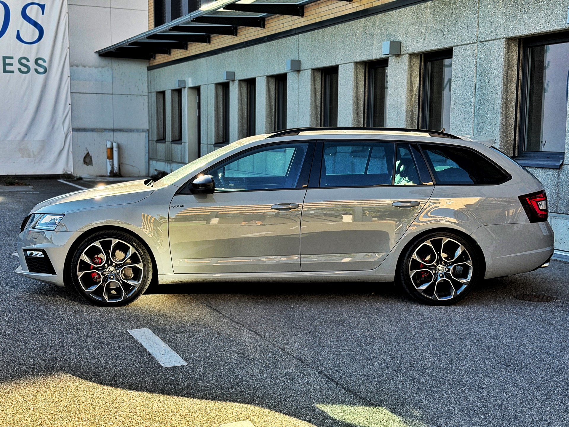SKODA Octavia Combi 2.0 TDI RS DSG-showroom-element-1