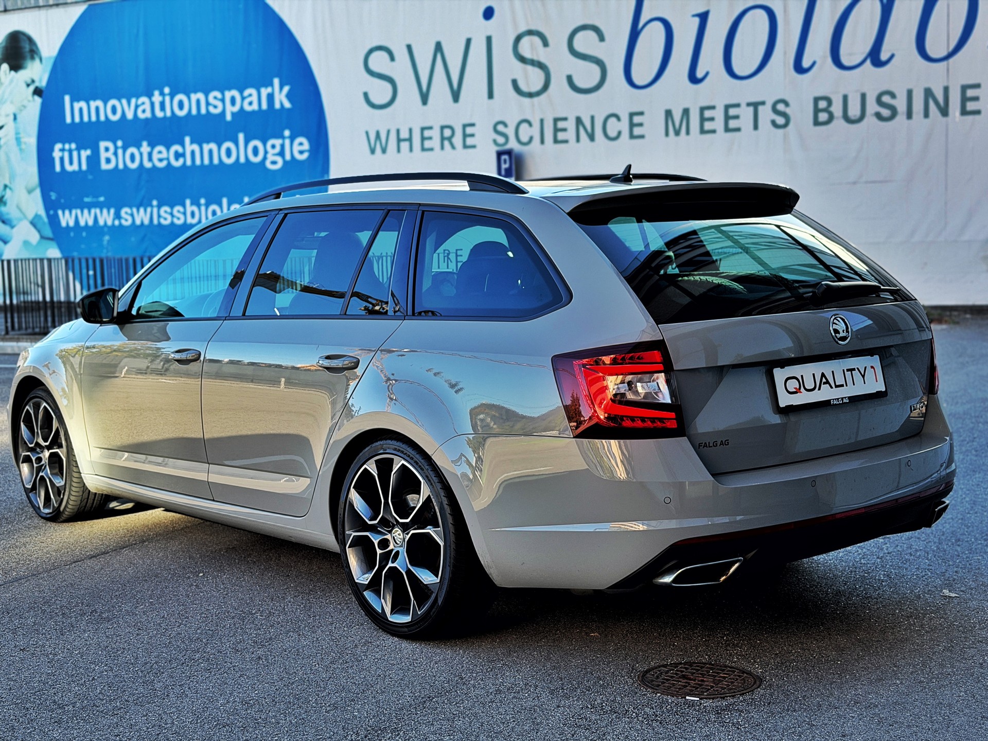 SKODA Octavia Combi 2.0 TDI RS DSG-showroom-element-2