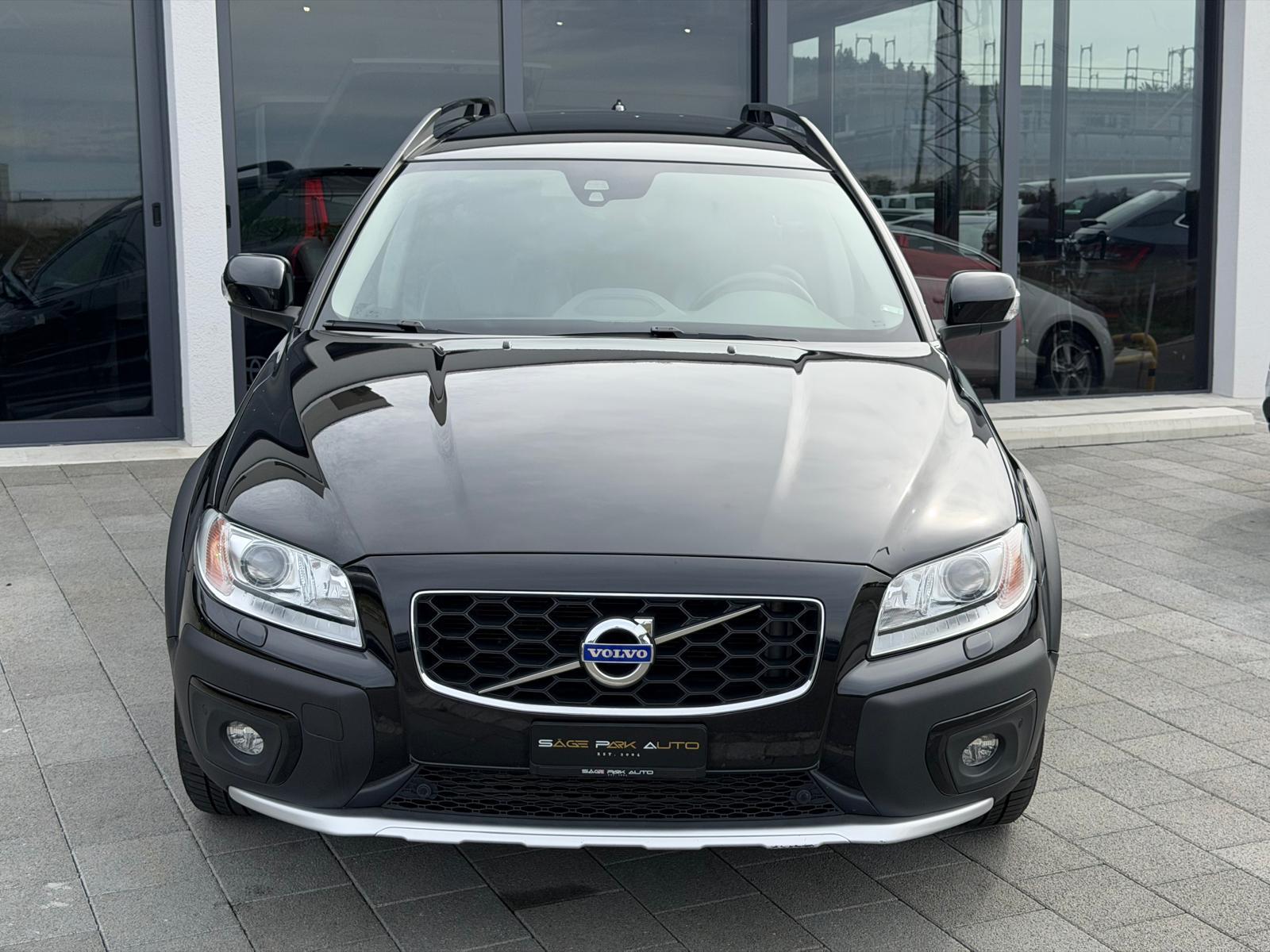 VOLVO XC70 2.4 D4 Classic Edition AWD-showroom-element-2