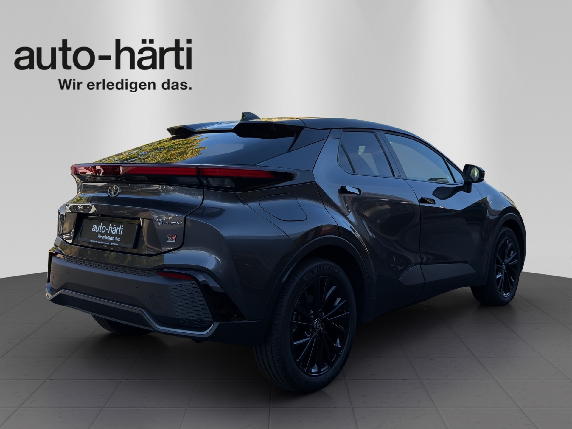 TOYOTA C-HR 2.0 PHEV GR Sport-image-4