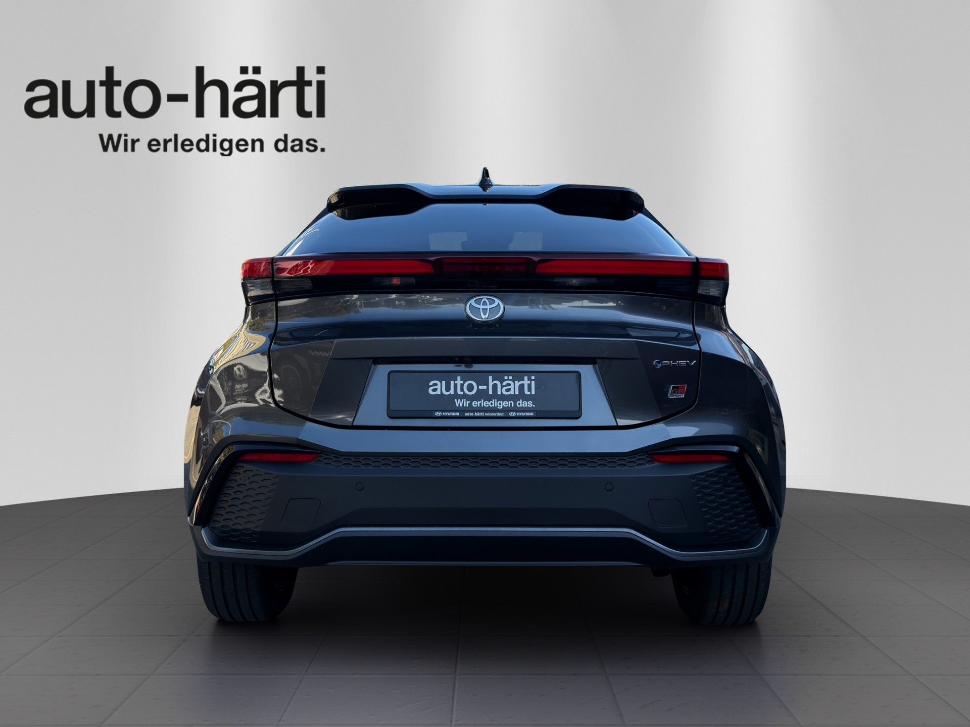 TOYOTA C-HR 2.0 PHEV GR Sport-showroom-element-3