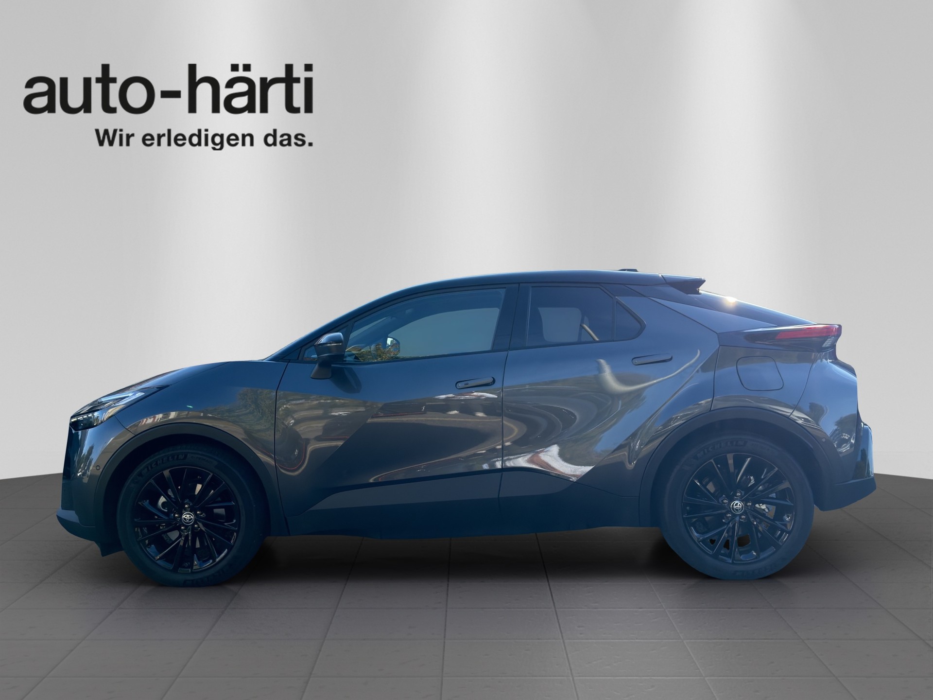 TOYOTA C-HR 2.0 PHEV GR Sport-showroom-element-1