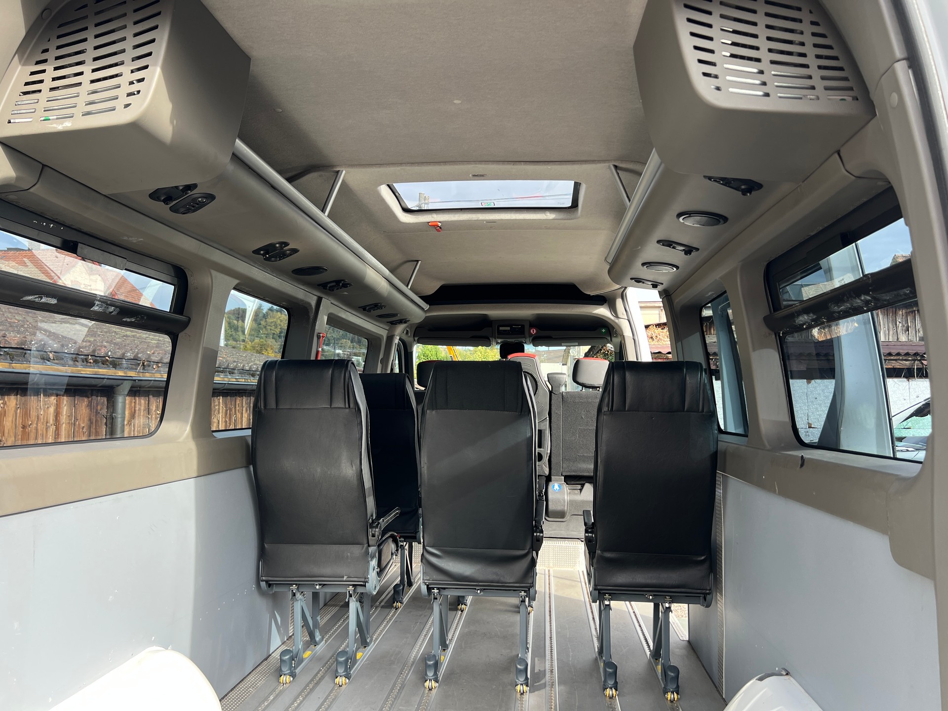 RENAULT Master 2.3dCi Bus 8 Plätze-image-11