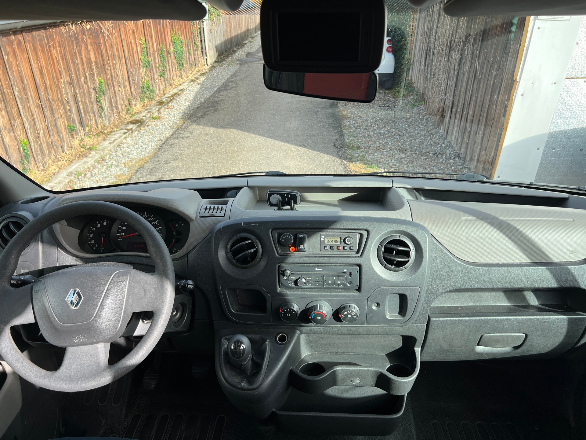 RENAULT Master 2.3dCi Bus 8 Plätze-image-8