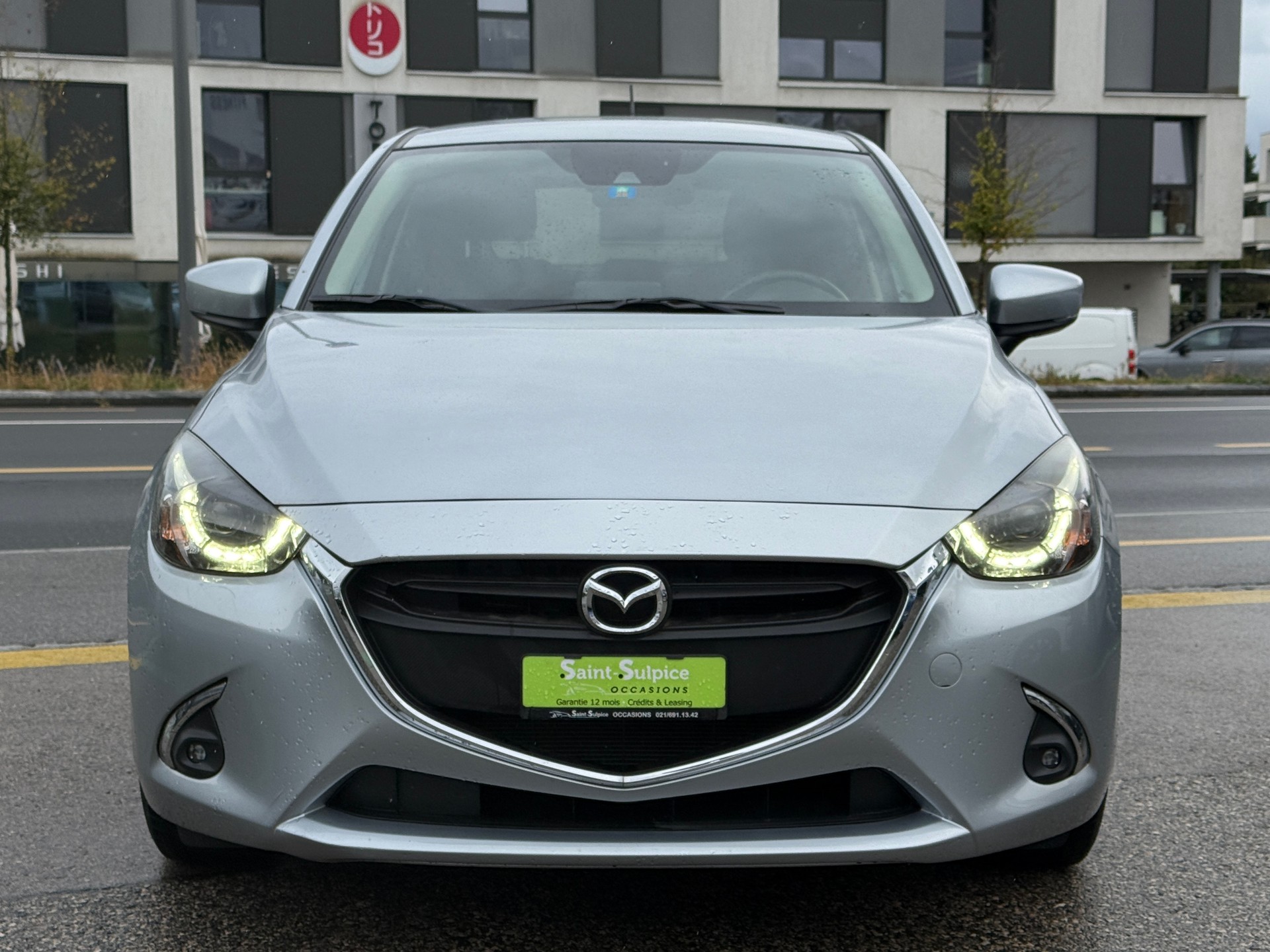 MAZDA 2 SKYACTIV-G 90 Ambition Plus Automat - Rabais des Taxes des Plaques annuelles 60% = 134,05 annuel-showroom-element-1