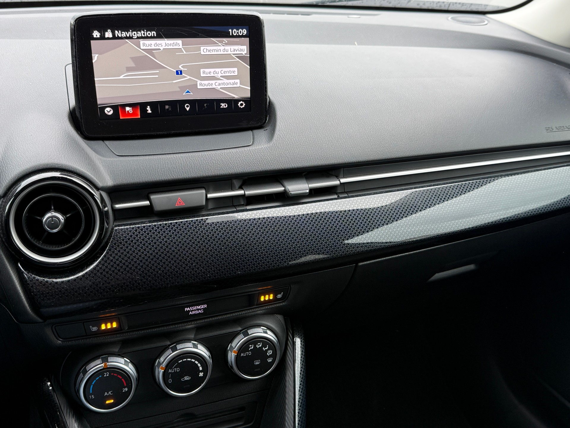 MAZDA 2 SKYACTIV-G 90 Ambition Plus Automat - Rabais des Taxes des Plaques annuelles 60% = 134,05 annuel-image-16