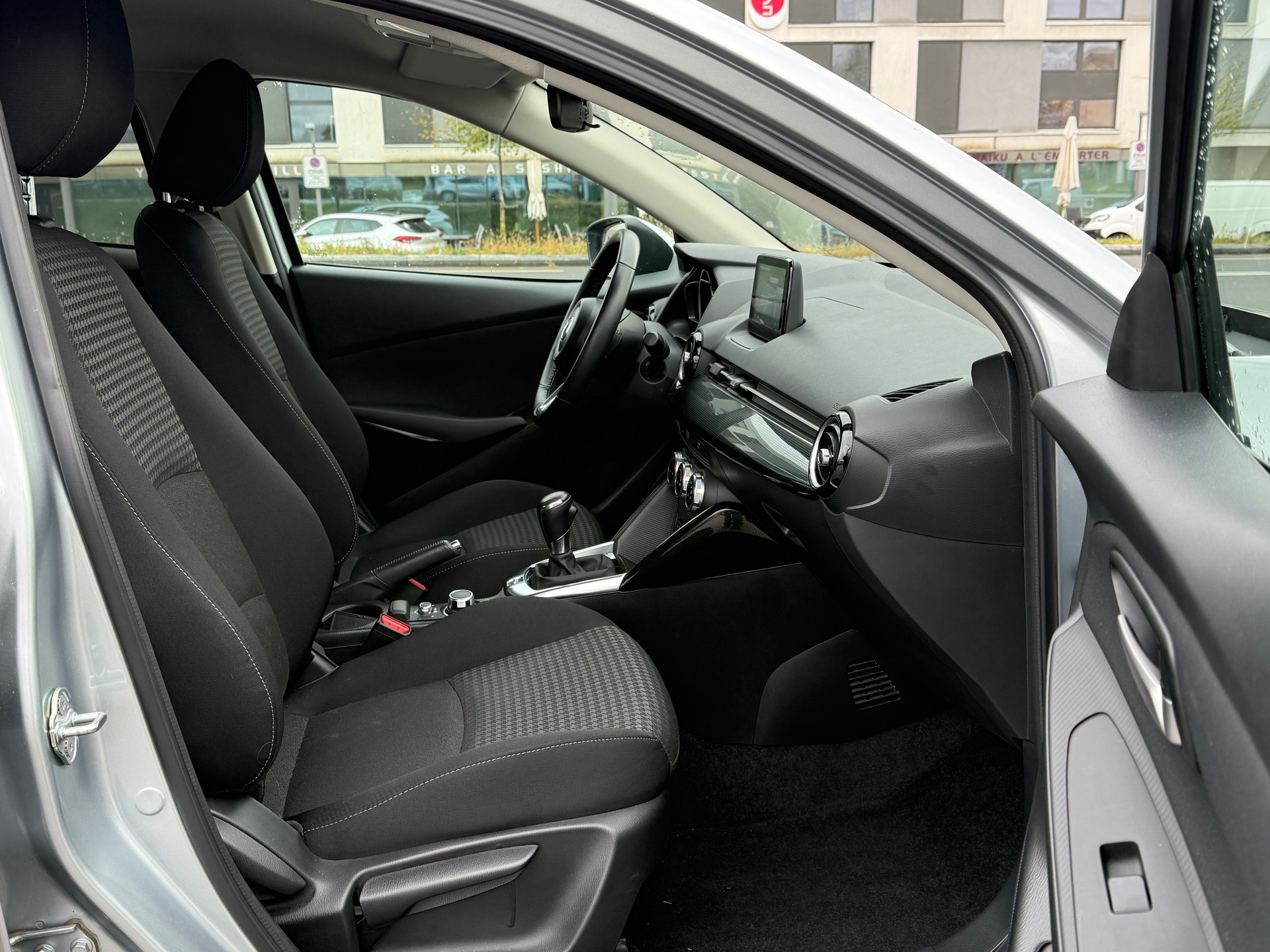 MAZDA 2 SKYACTIV-G 90 Ambition Plus Automat - Rabais des Taxes des Plaques annuelles 60% = 134,05 annuel-image-13