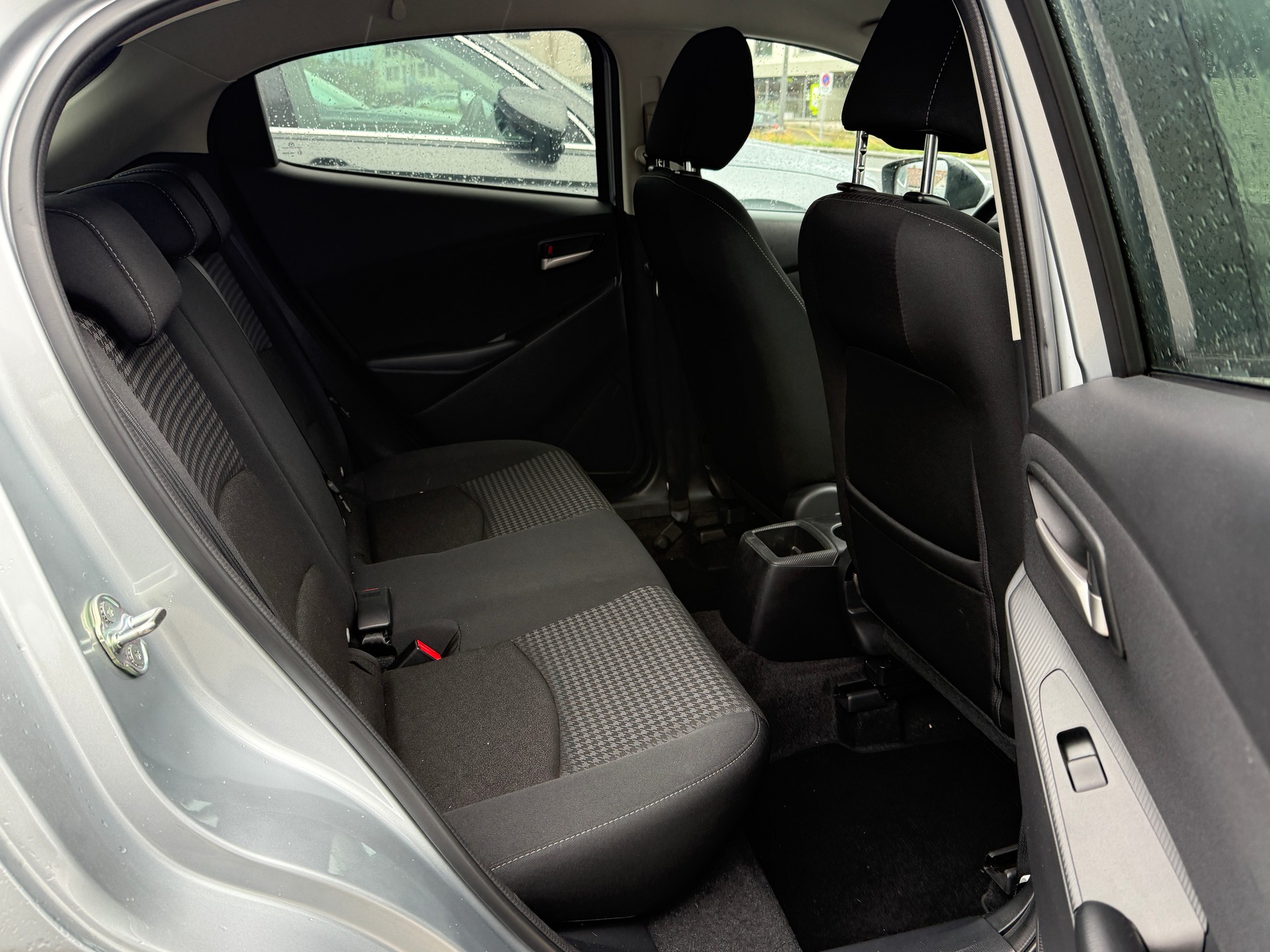 MAZDA 2 SKYACTIV-G 90 Ambition Plus Automat - Rabais des Taxes des Plaques annuelles 60% = 134,05 annuel-image-25