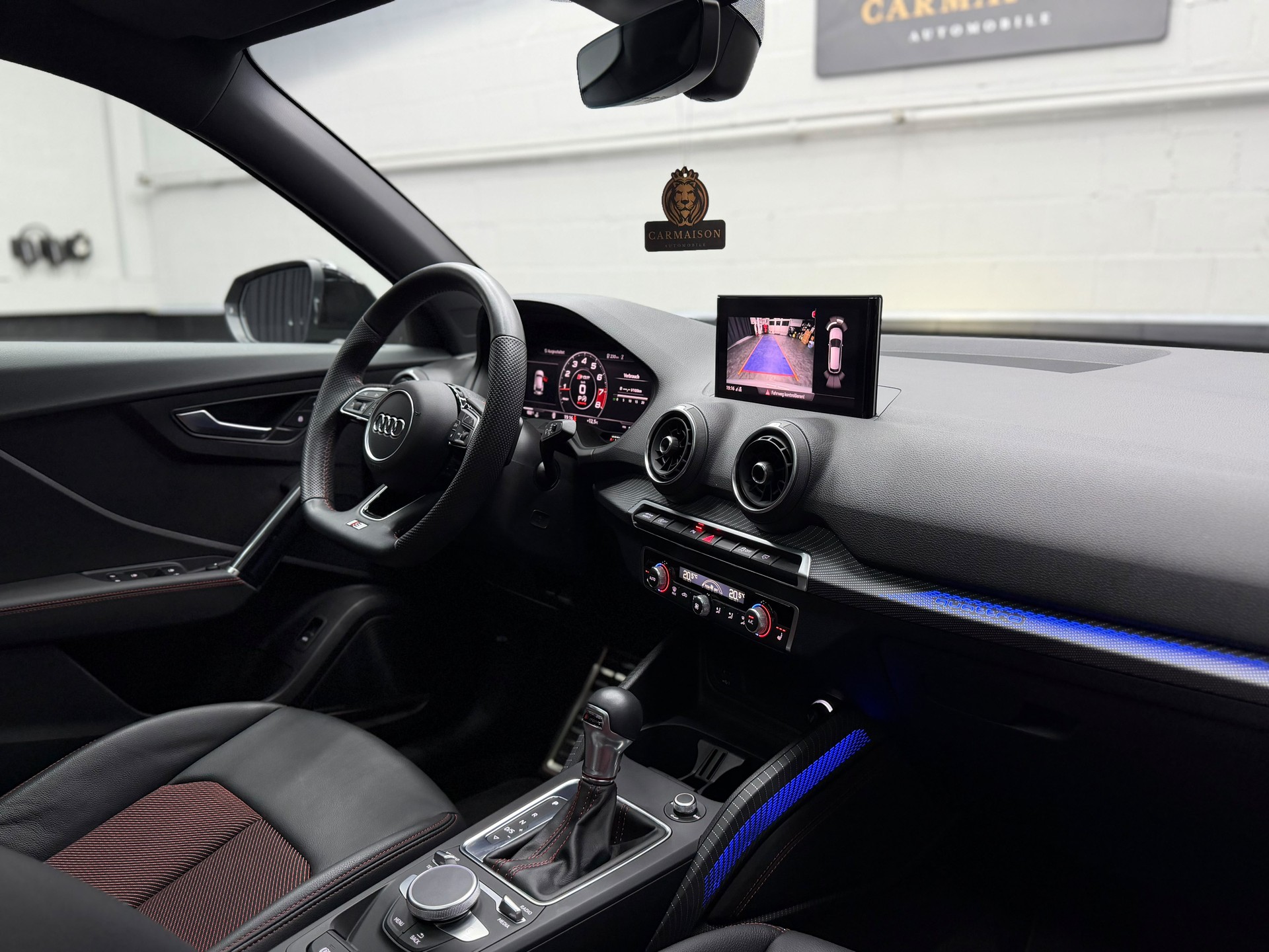 AUDI SQ2 TFSI quattro S-tronic | CH-Auto | Gratis-Service | Panorama Dach | ACC | Rückfahrkamera | Ambiente-image-27