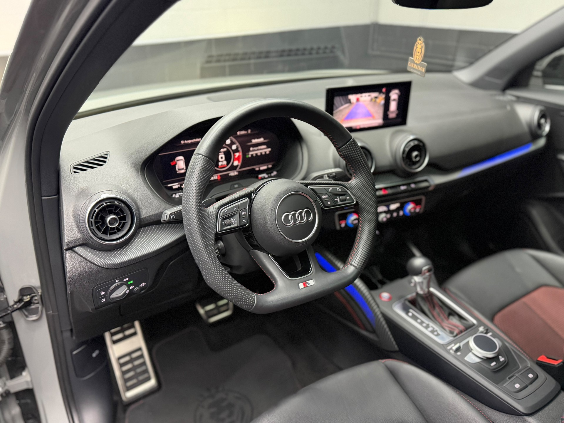 AUDI SQ2 TFSI quattro S-tronic | CH-Auto | Gratis-Service | Panorama Dach | ACC | Rückfahrkamera | Ambiente-image-13
