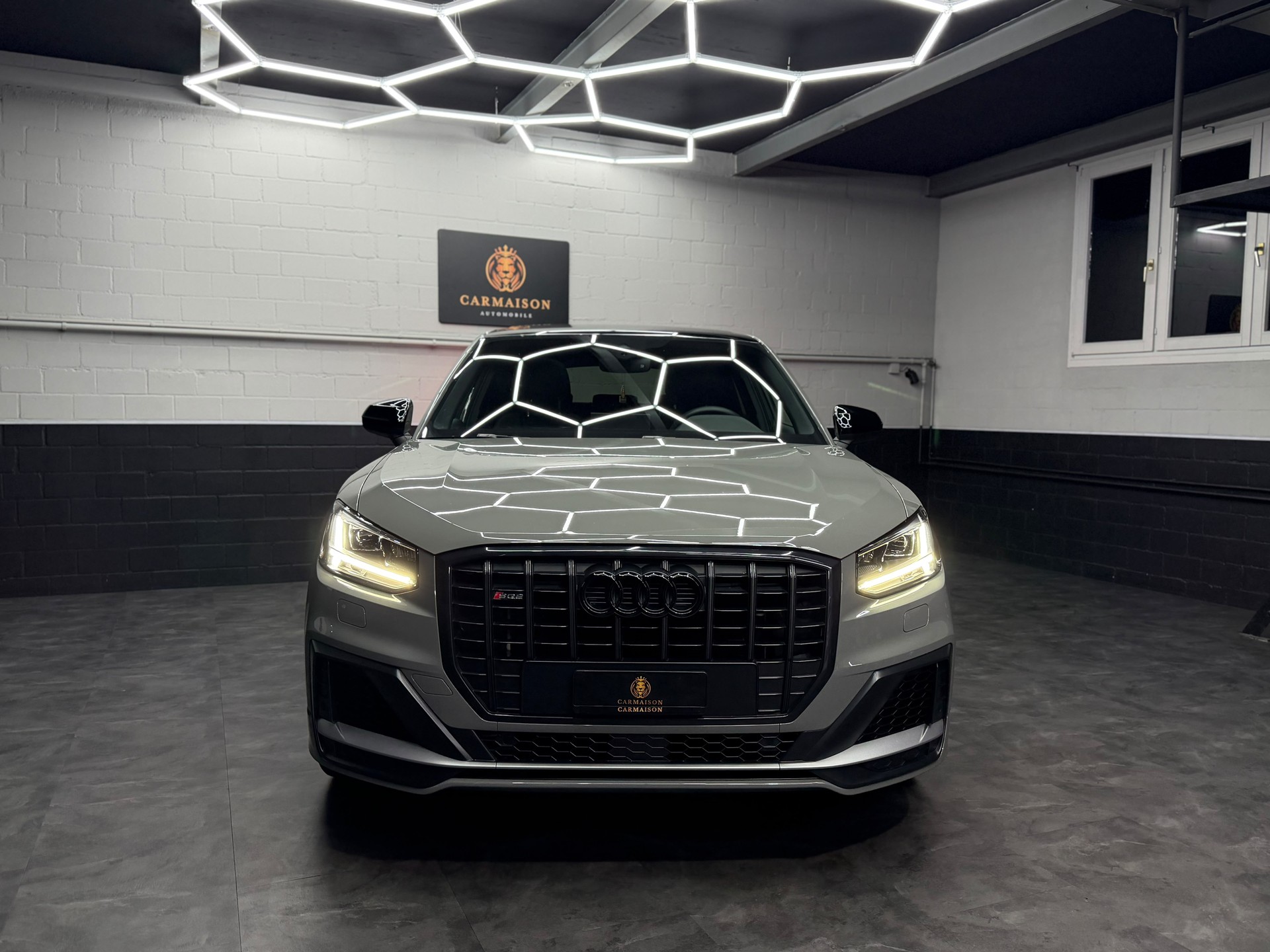 AUDI SQ2 TFSI quattro S-tronic | CH-Auto | Gratis-Service | Panorama Dach | ACC | Rückfahrkamera | Ambiente-showroom-element-1