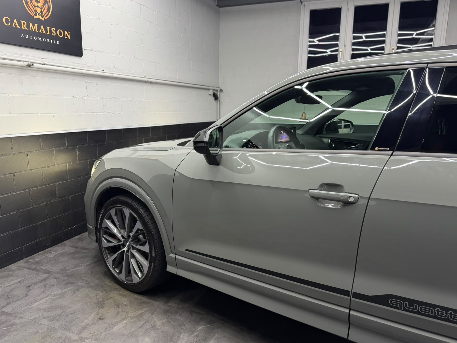 AUDI SQ2 TFSI quattro S-tronic | CH-Auto | Gratis-Service | Panorama Dach | ACC | Rückfahrkamera | Ambiente-image-10