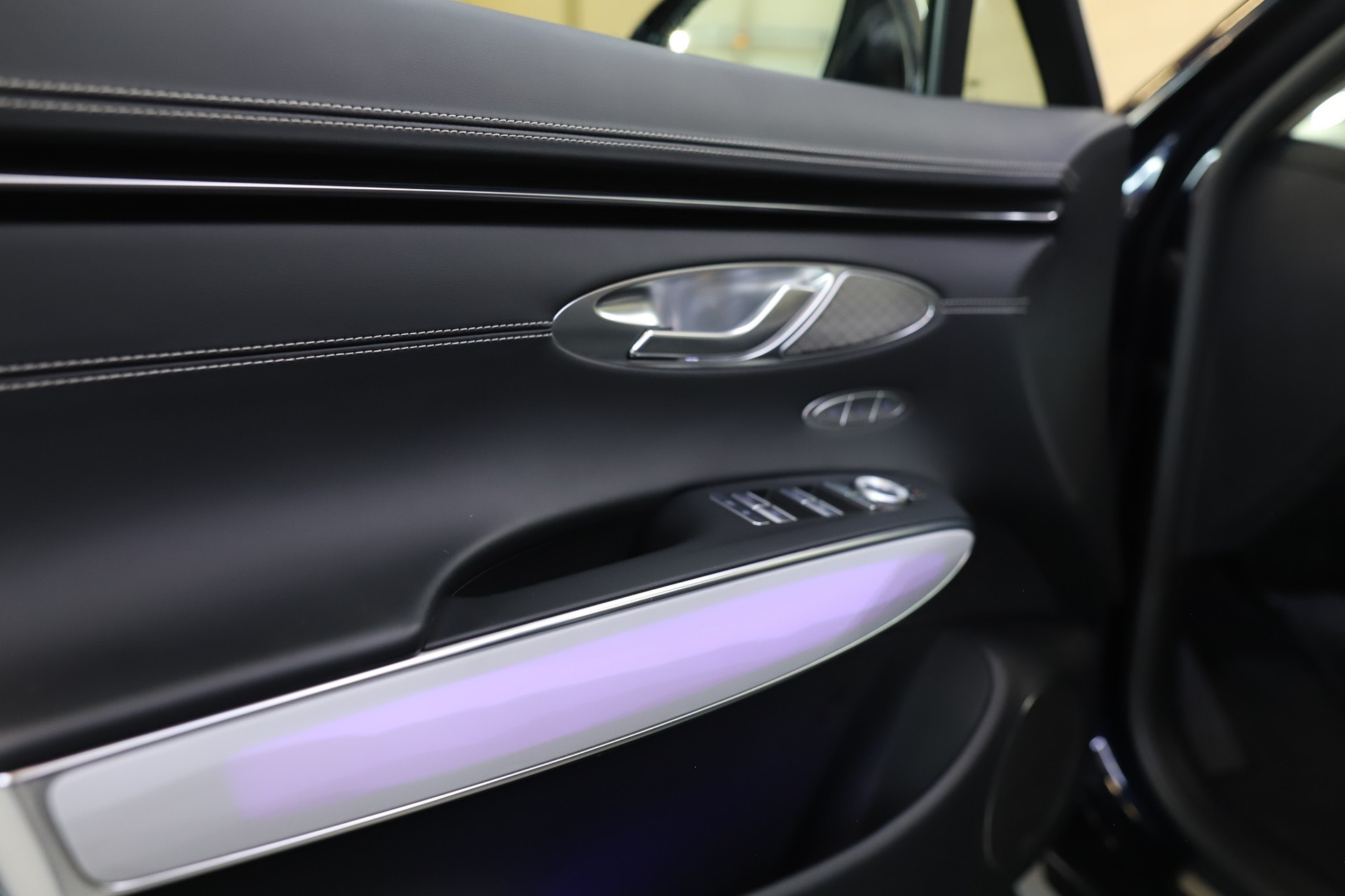 GENESIS GV70 Electrified Sport kWh 77,4 AWD * Capri Blue *-image-7