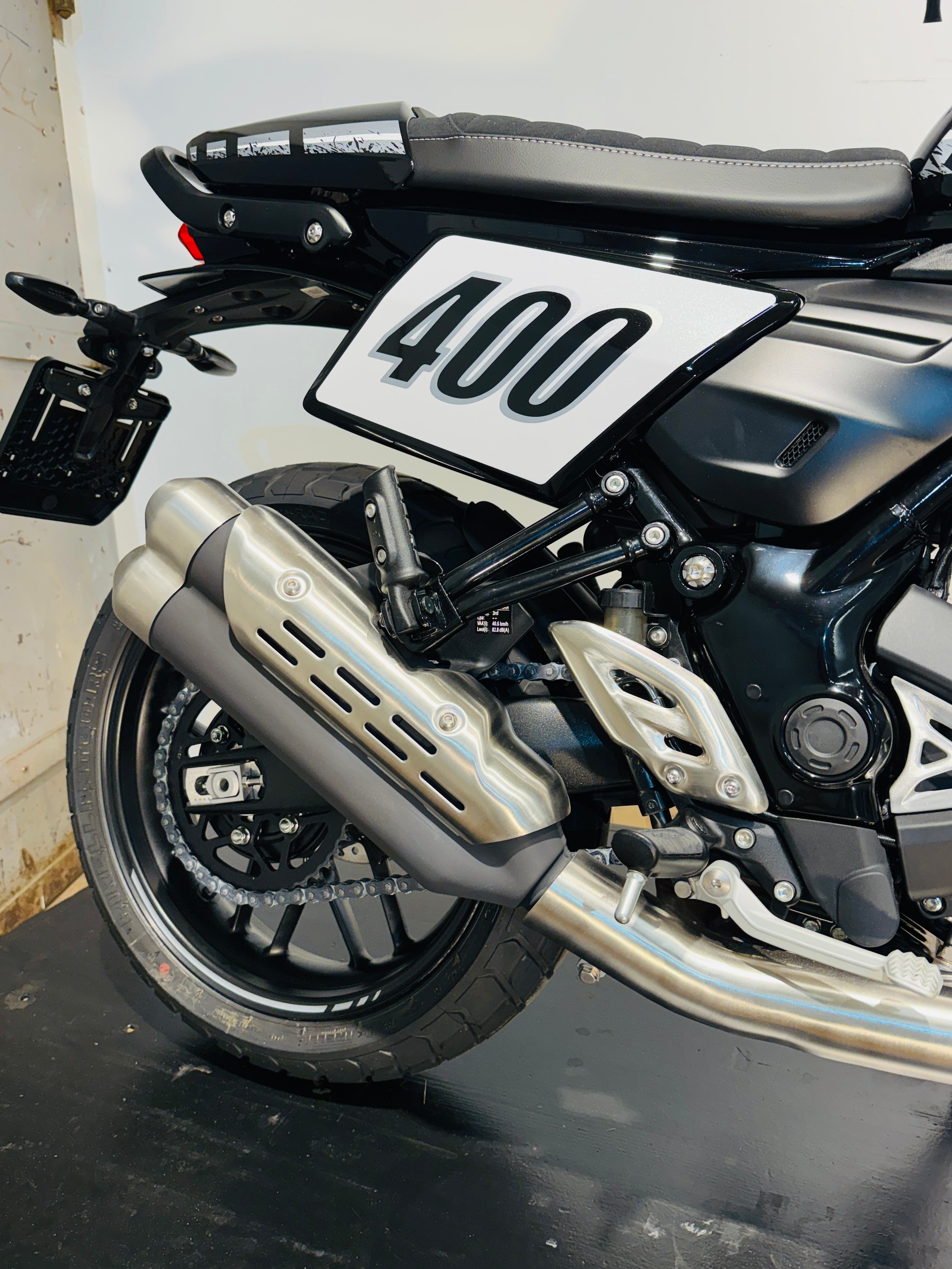 TRIUMPH Tracker 400-image-7