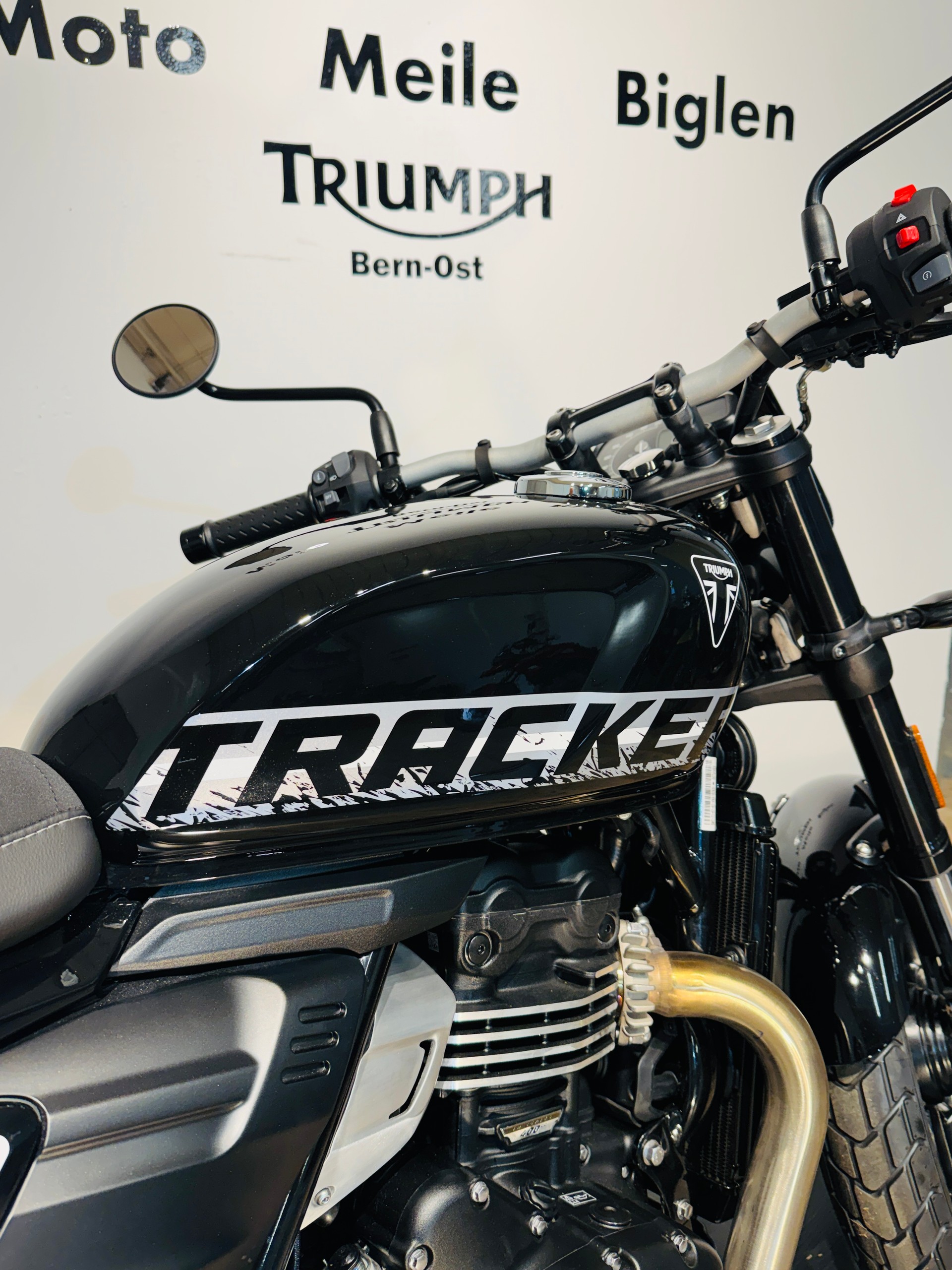 TRIUMPH Tracker 400-image-8