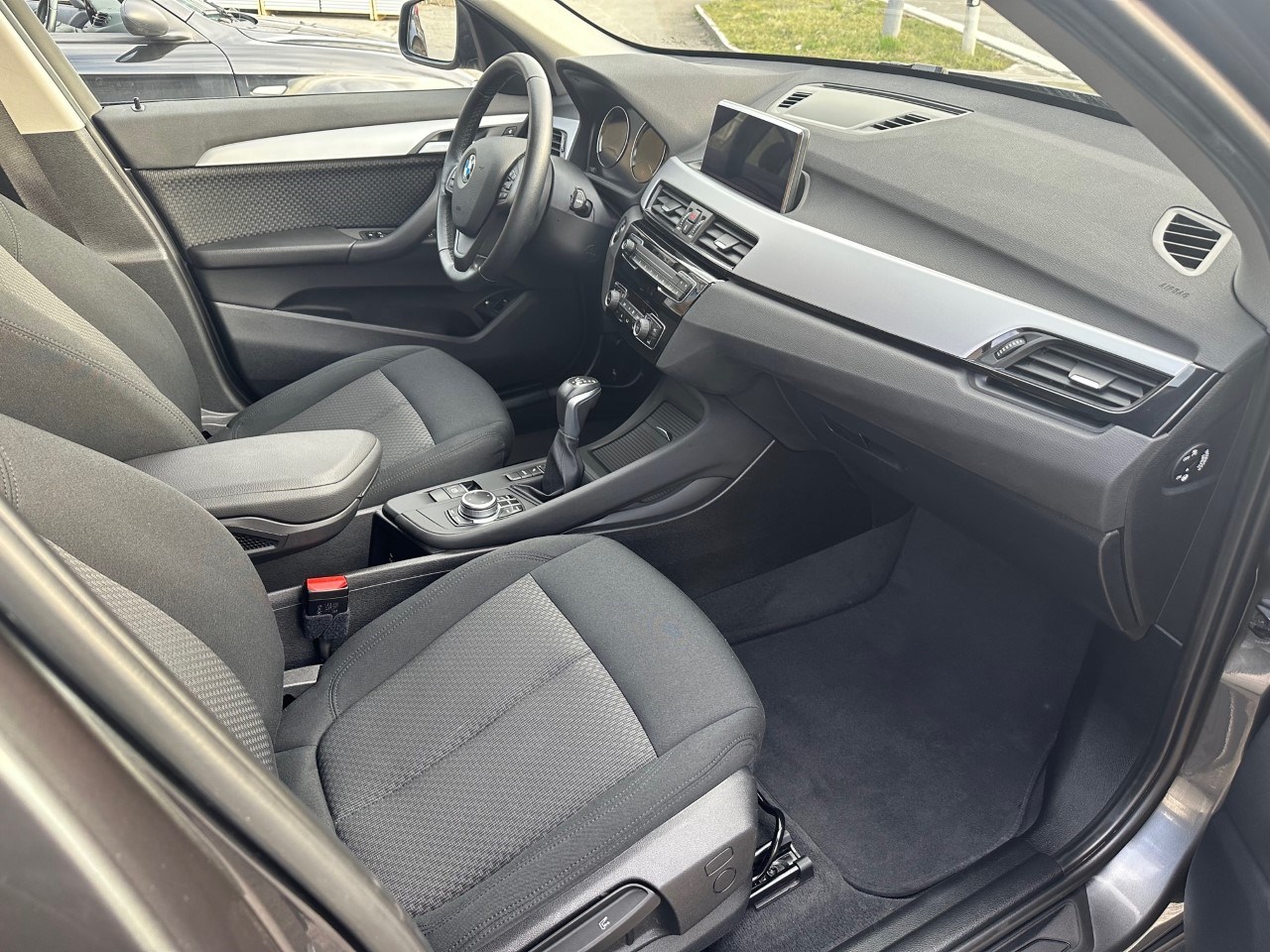 BMW X1 xDrive 25e Steptronic-image-12