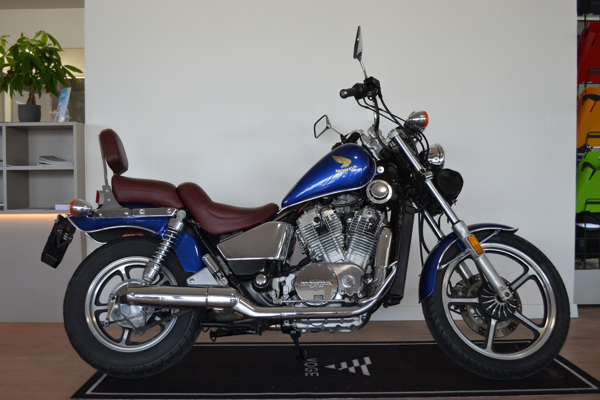 HONDA HONDA VT700 EGLI-image-0