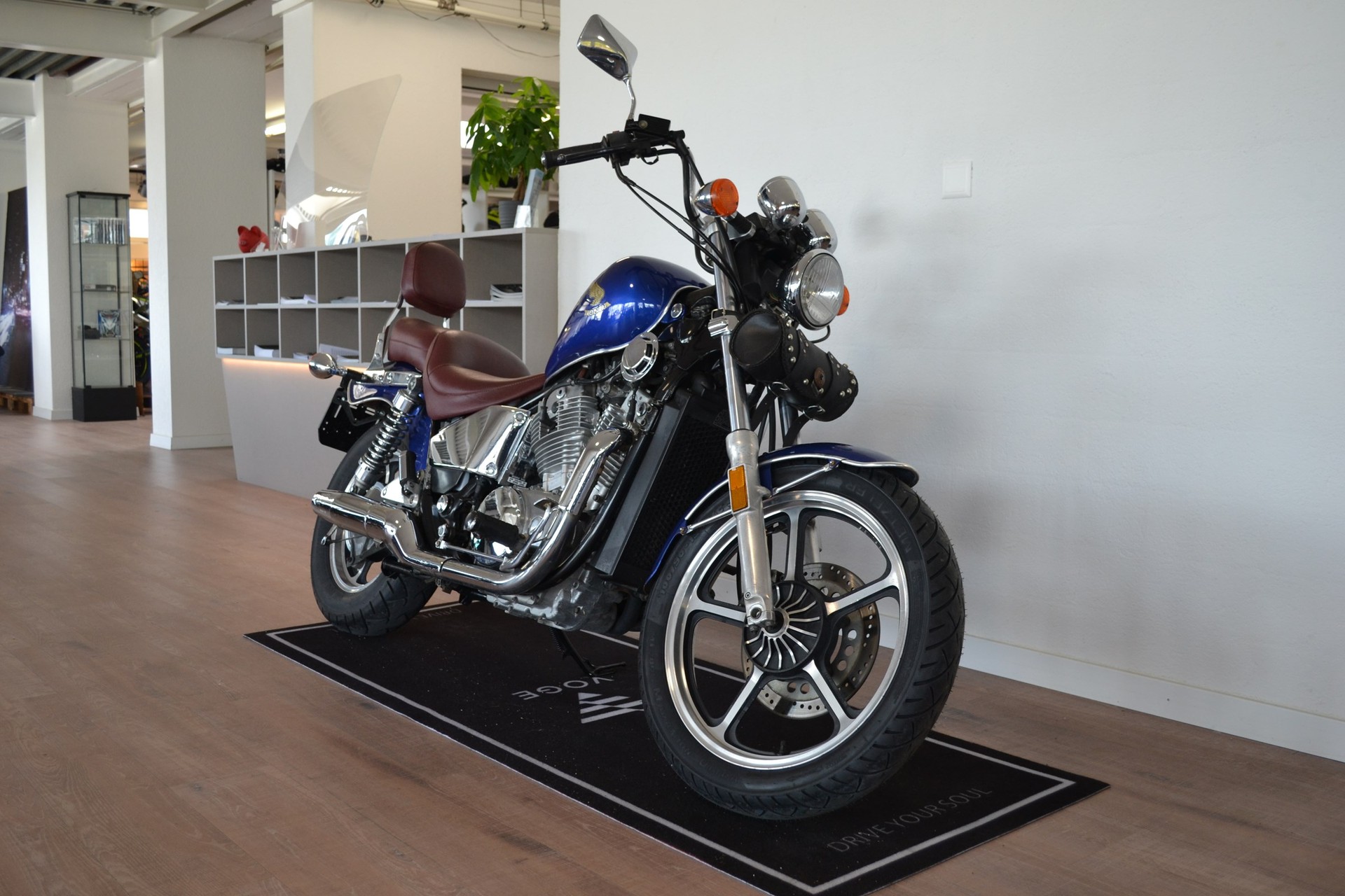 HONDA HONDA VT700 EGLI-image-2