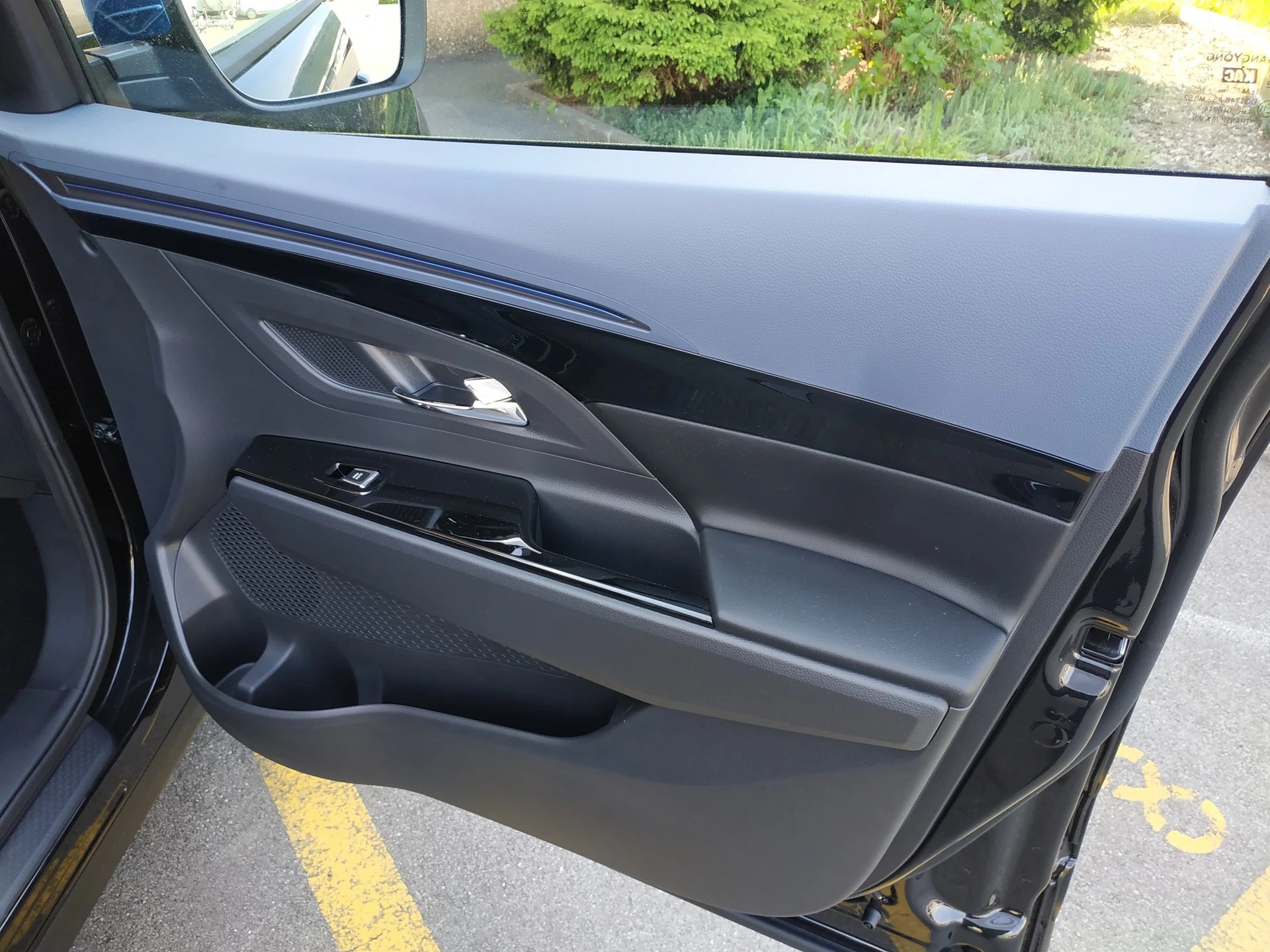 KGM-SsangYong Korando eMotion Titanium Plus-image-17
