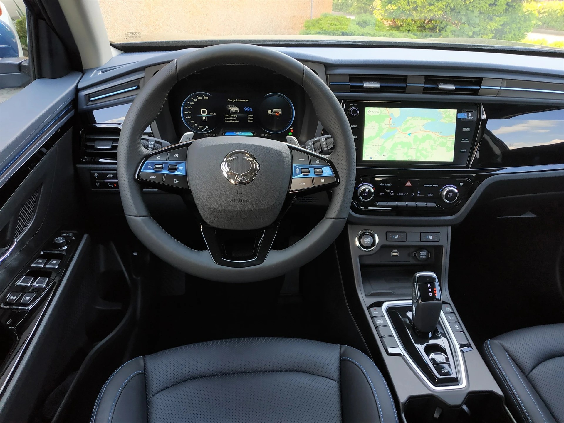 KGM-SsangYong Korando eMotion Titanium Plus-image-9