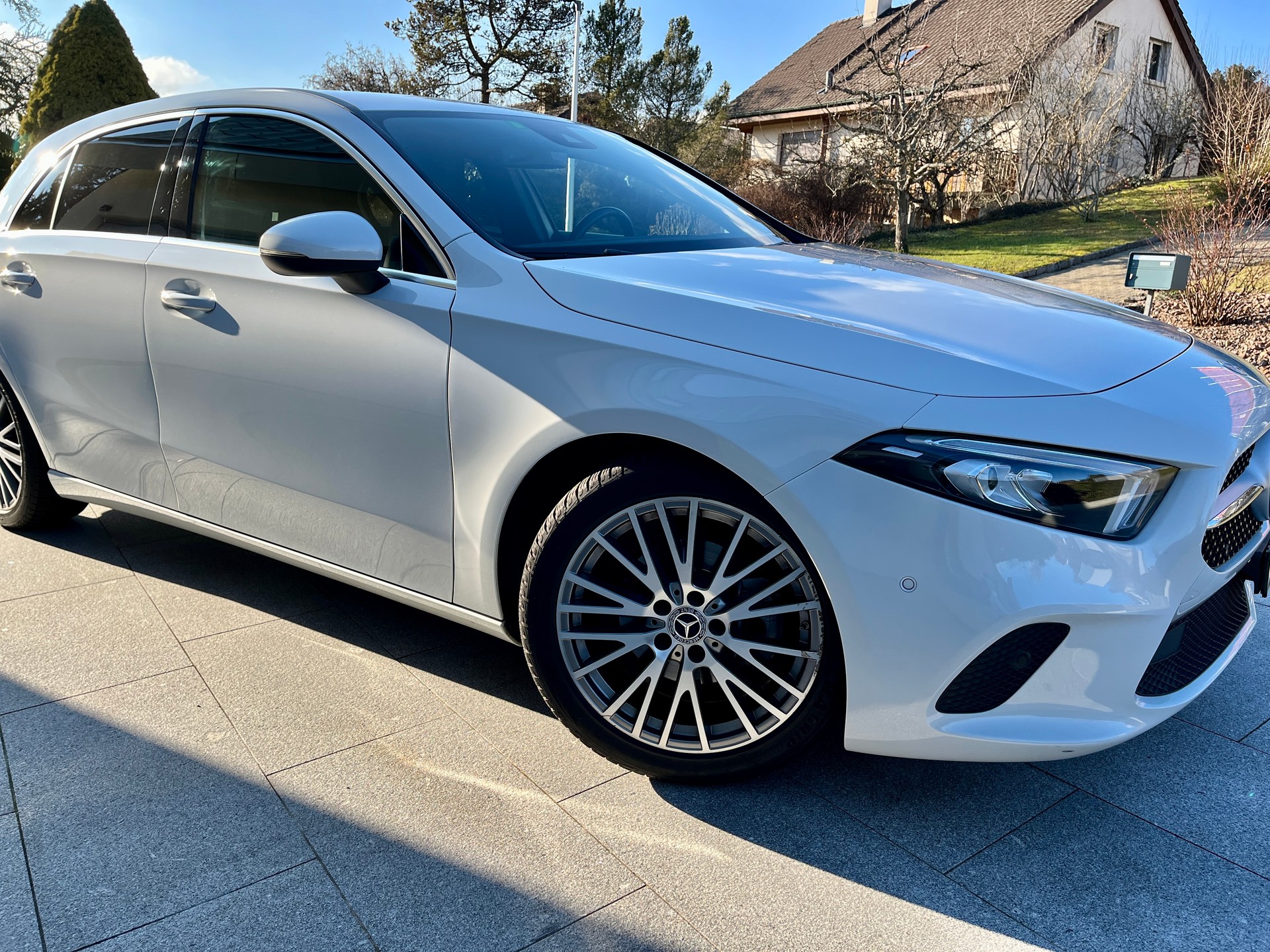MERCEDES-BENZ A 180 Progressive 7G-DCT-image-11