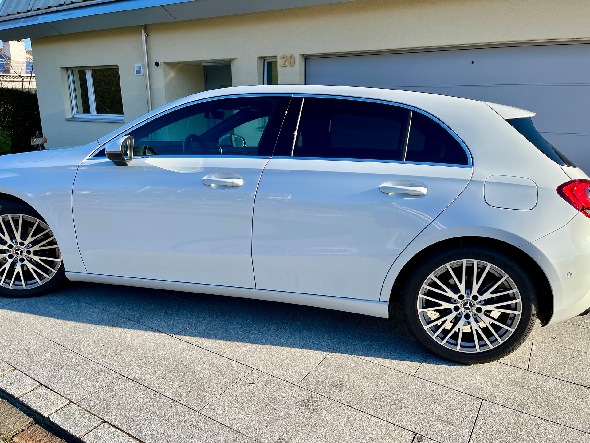 MERCEDES-BENZ A 180 Progressive 7G-DCT-image-6