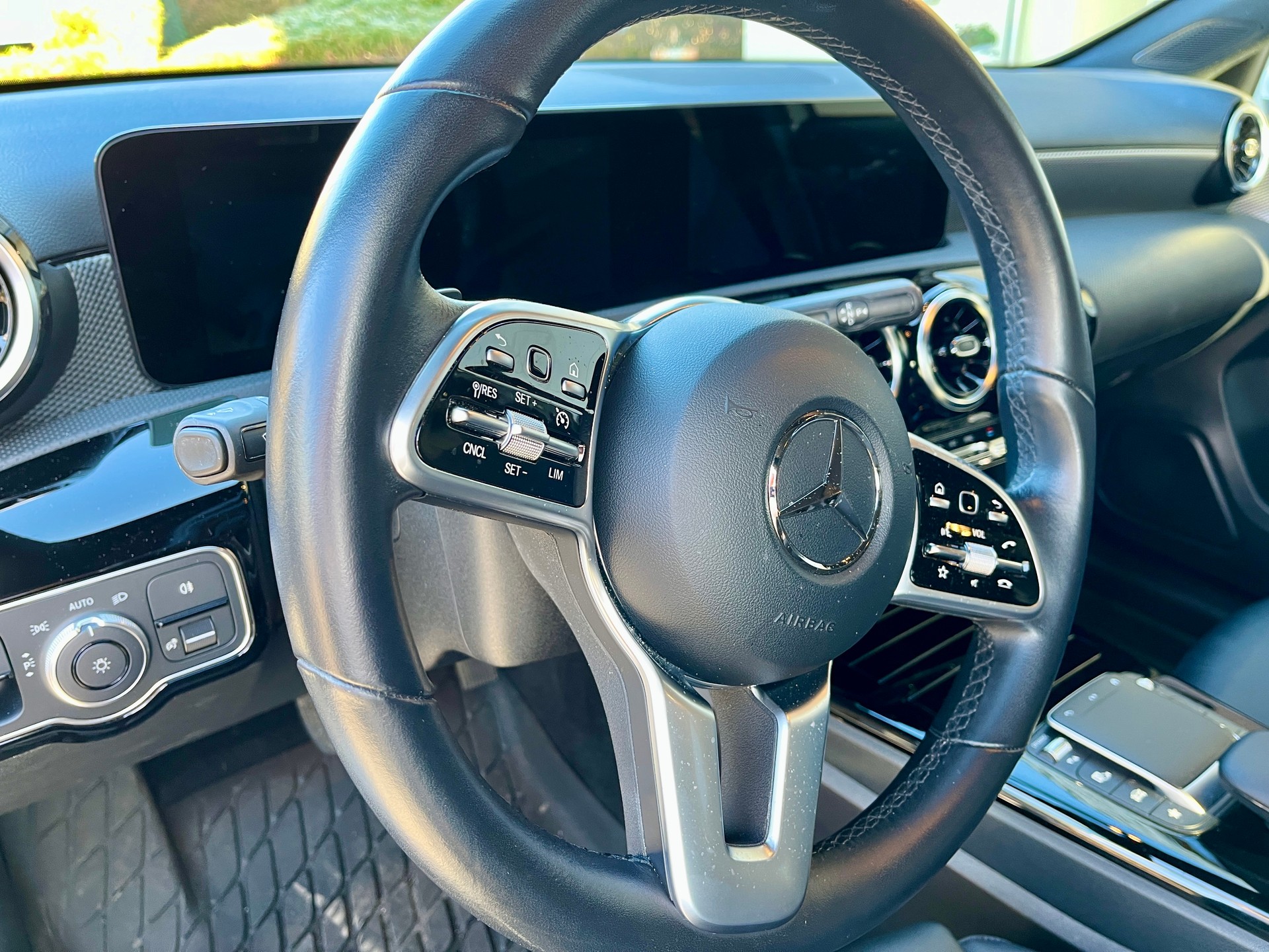 MERCEDES-BENZ A 180 Progressive 7G-DCT-image-25