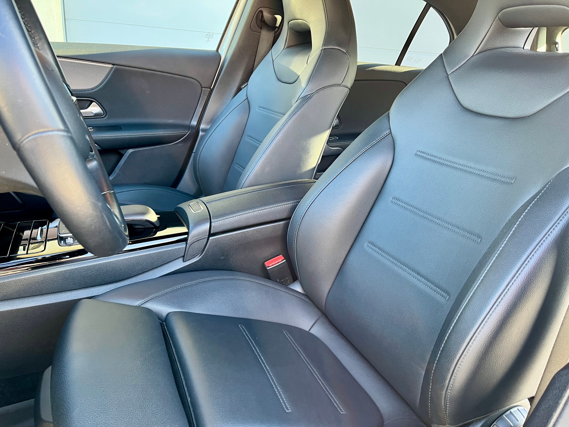 MERCEDES-BENZ A 180 Progressive 7G-DCT-image-23