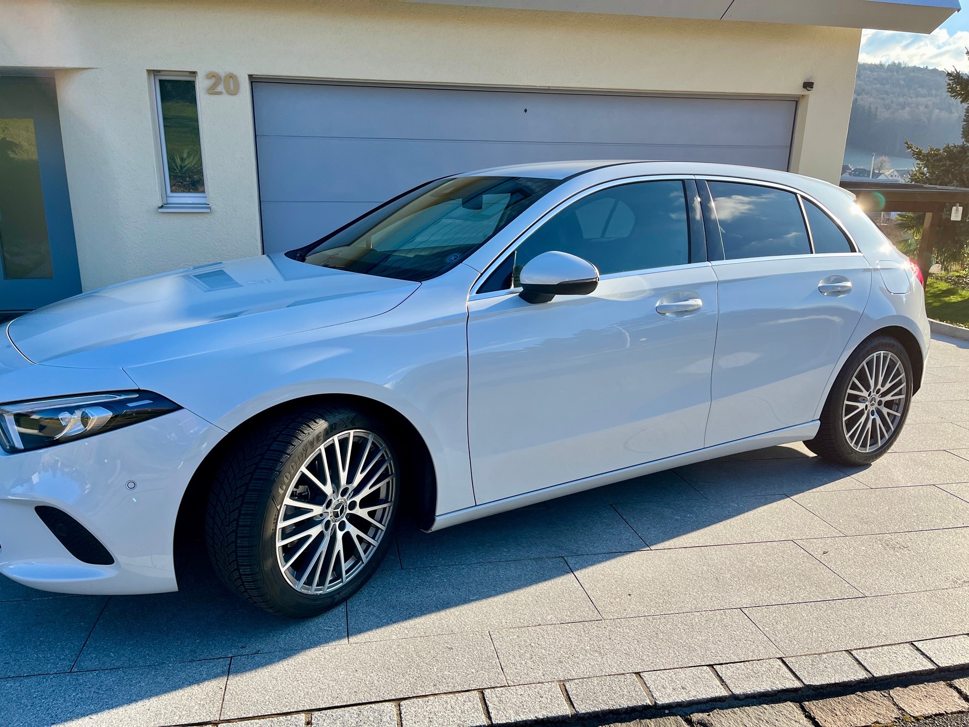 MERCEDES-BENZ A 180 Progressive 7G-DCT-image-1