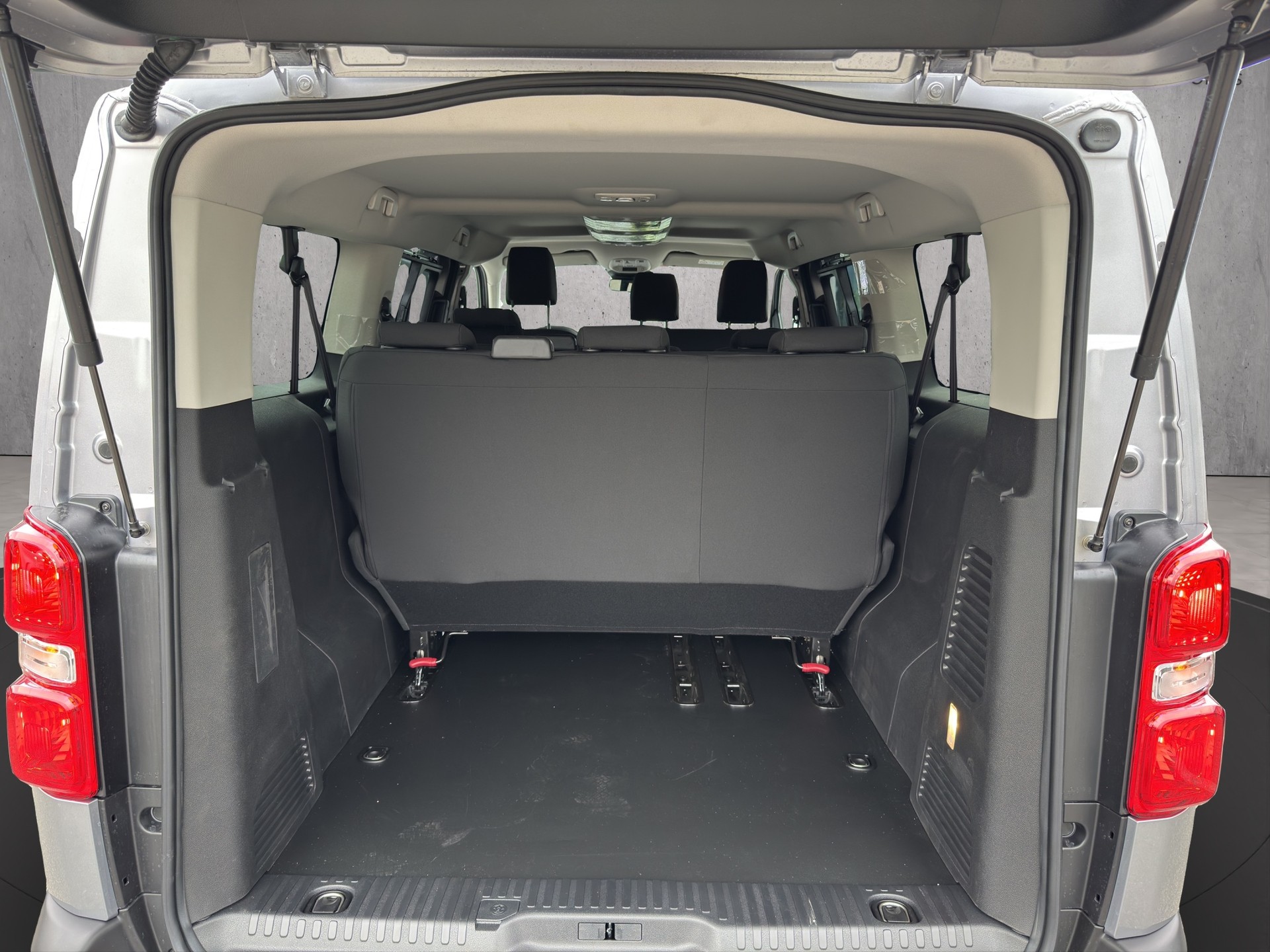 FIAT SCUDO combi L3 2.0 BlueHD-image-12