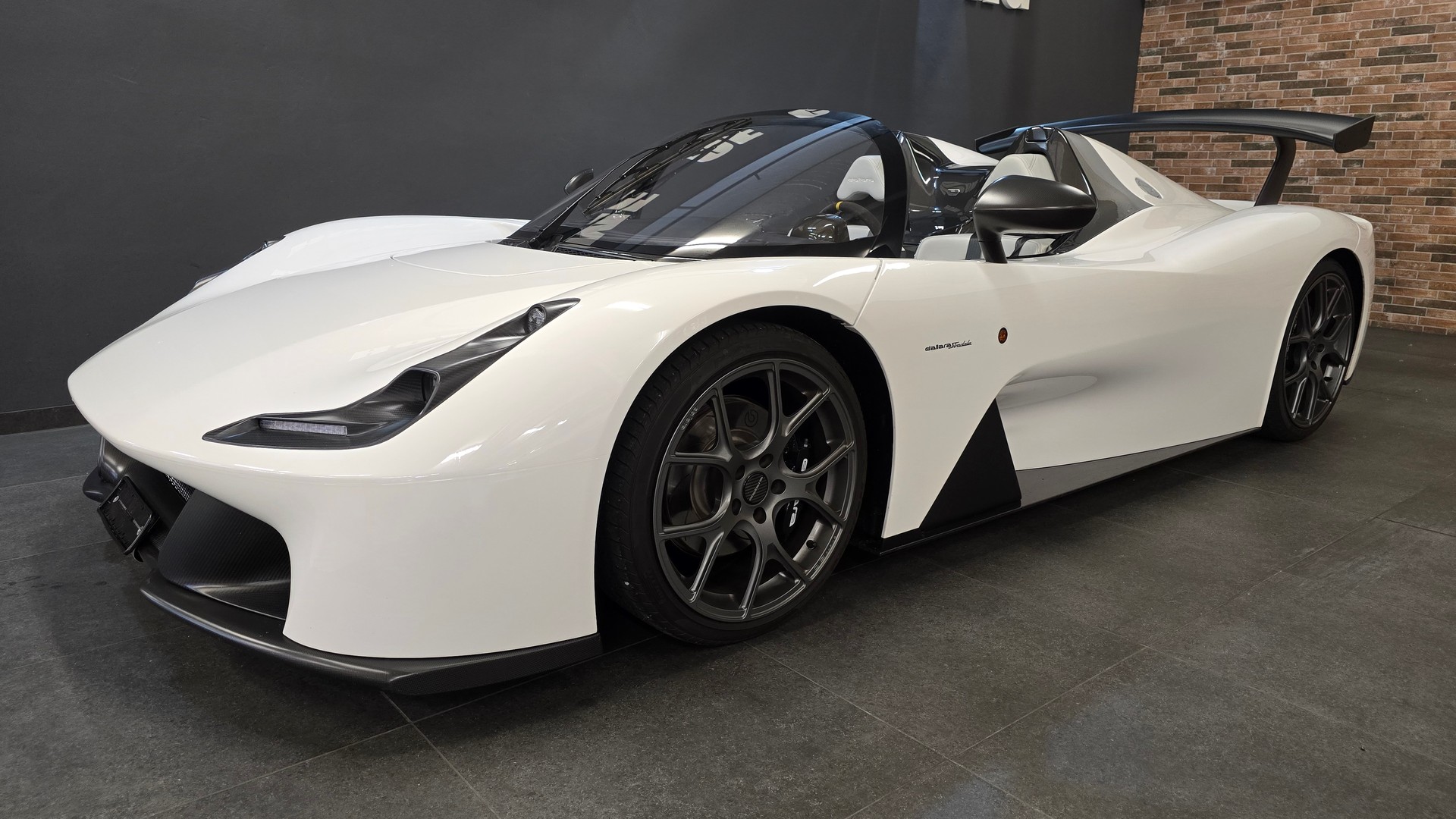 DALLARA Stradale Signature Edition Nr. 097-image-4