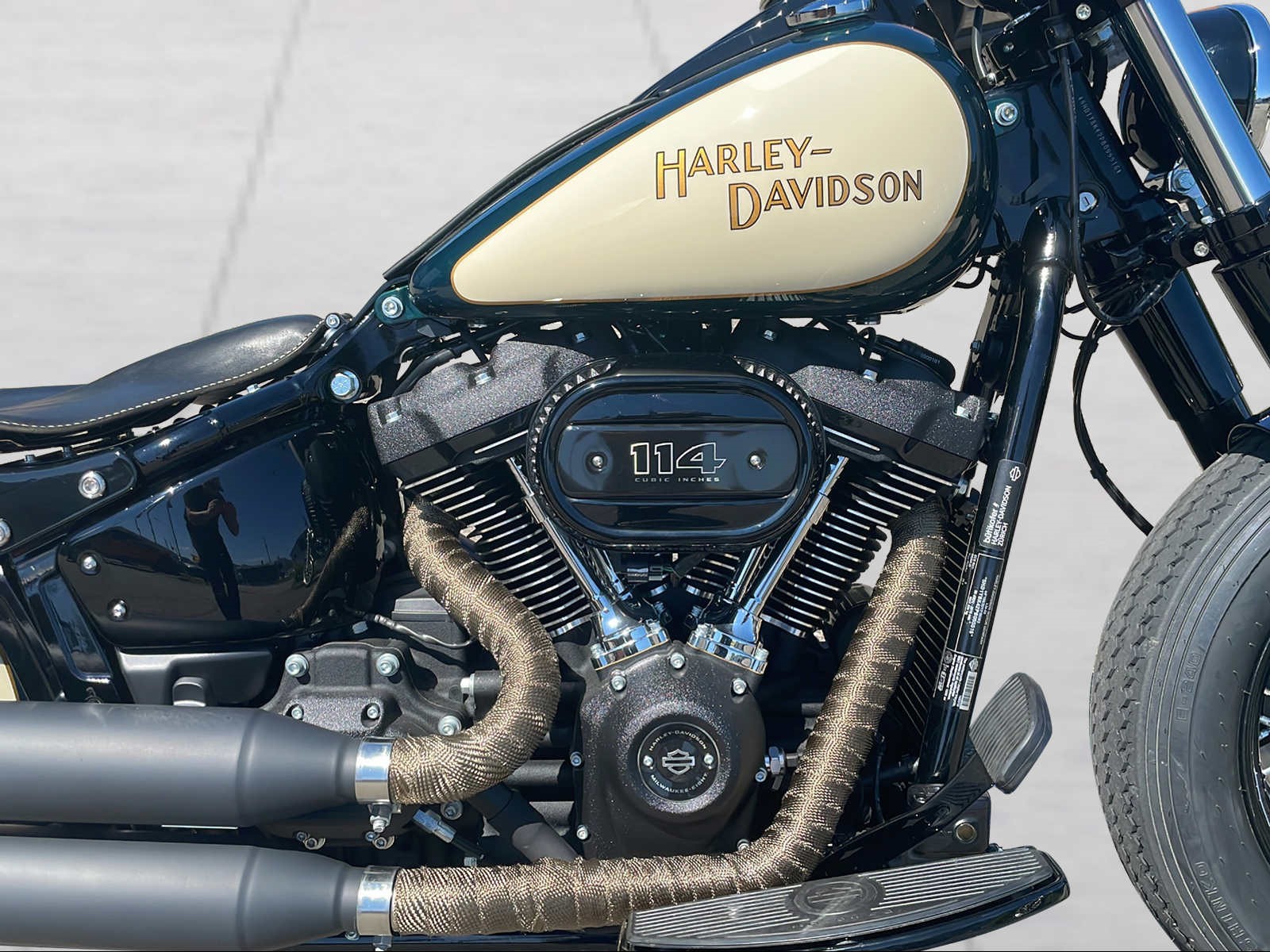 HARLEY-DAVIDSON FLHCS Heritage Classic 114 Black Finish-image-7