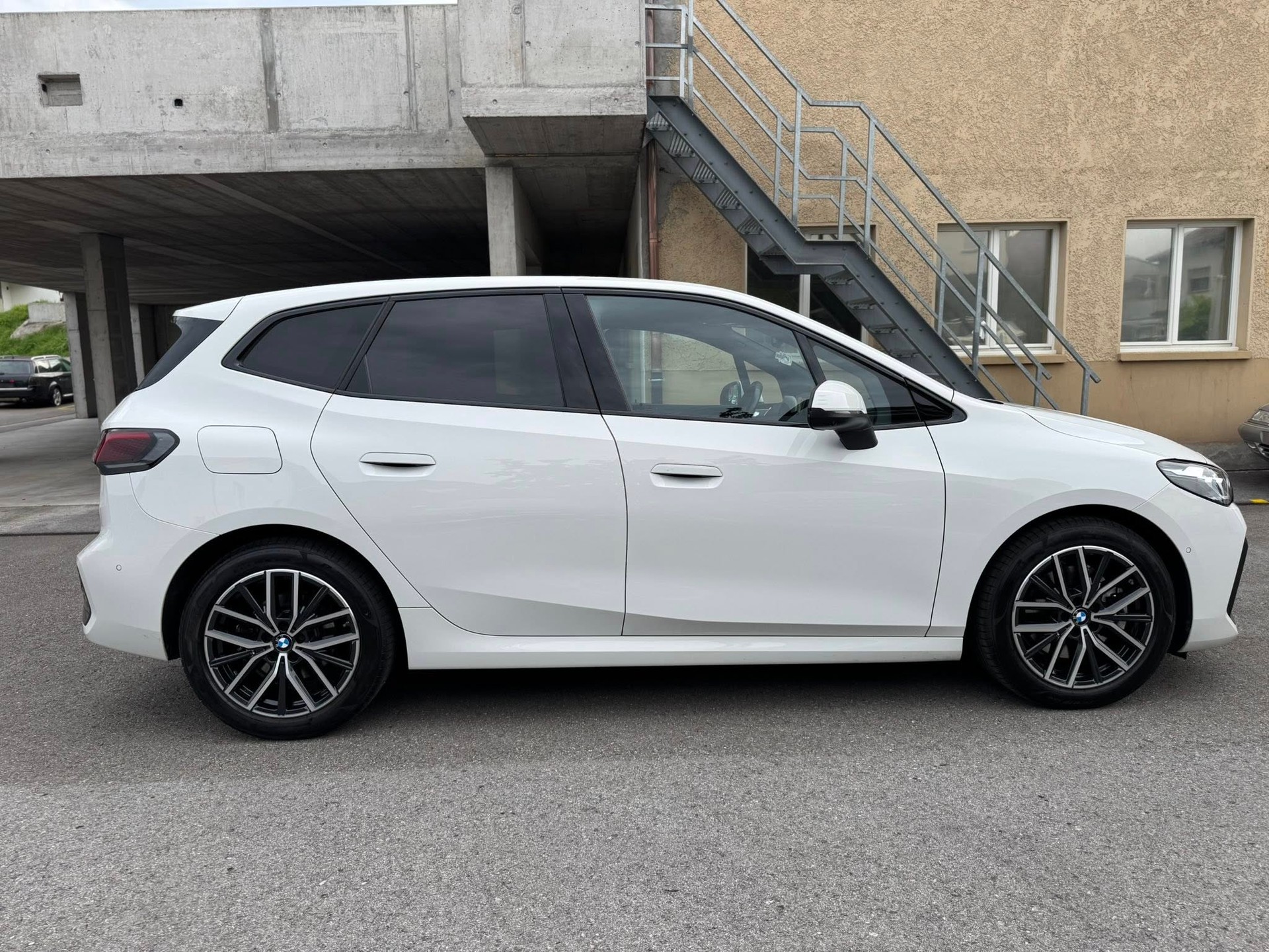 BMW 223i Active Tourer xDrive M Sport DKG-image-5