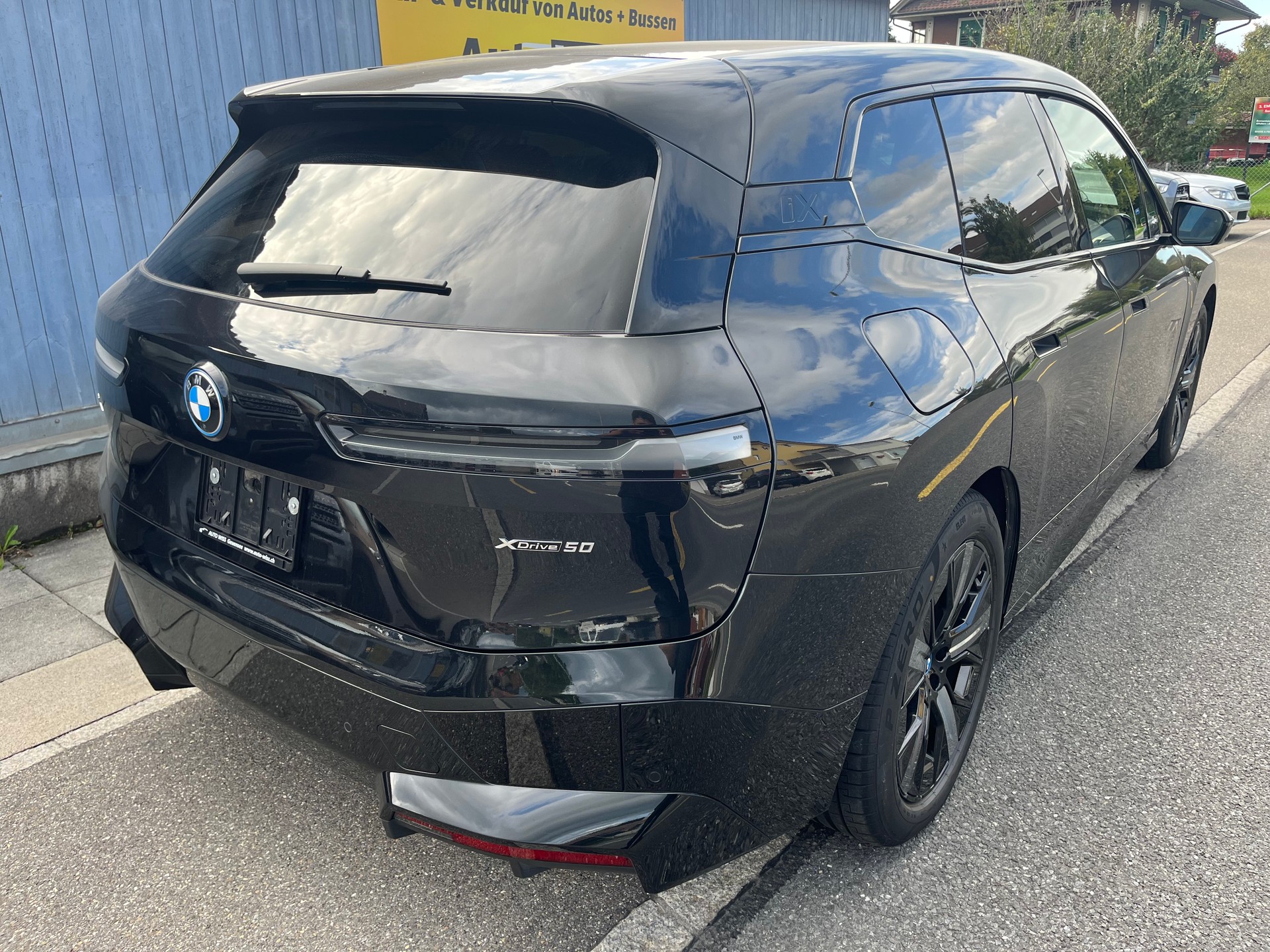 BMW iX xDrive50-image-5