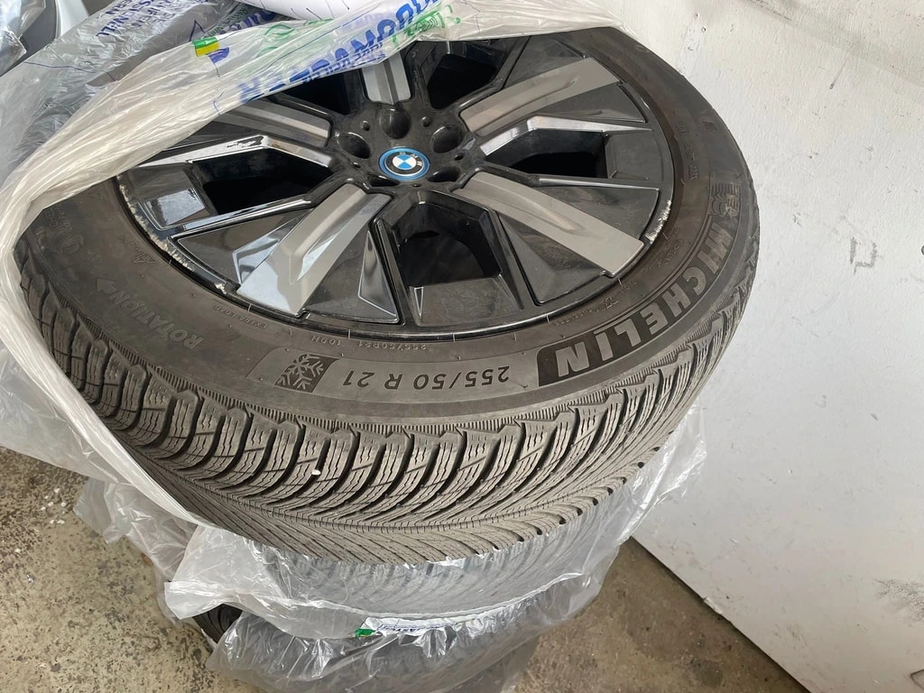BMW iX xDrive50-image-17