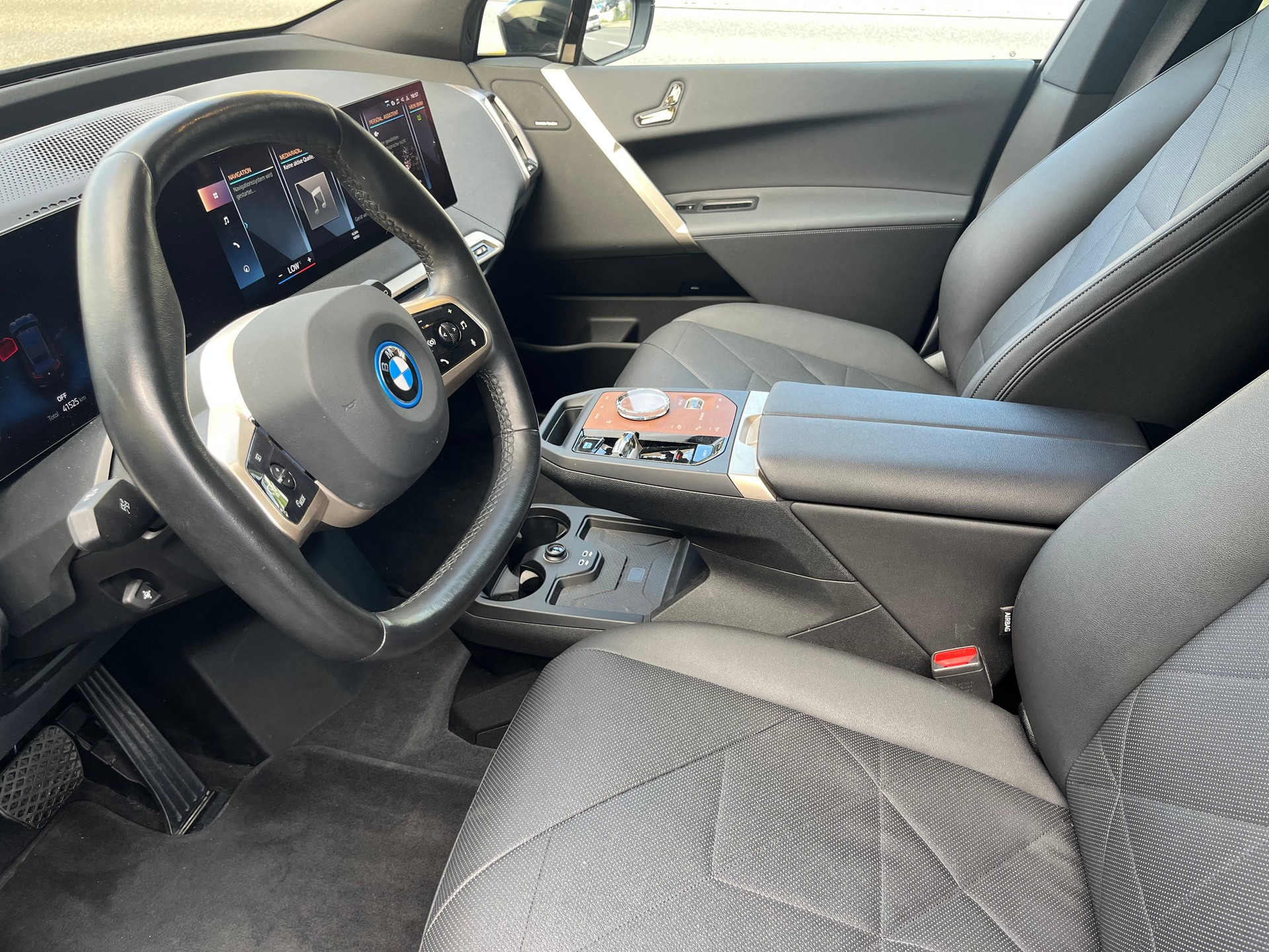 BMW iX xDrive50-image-10
