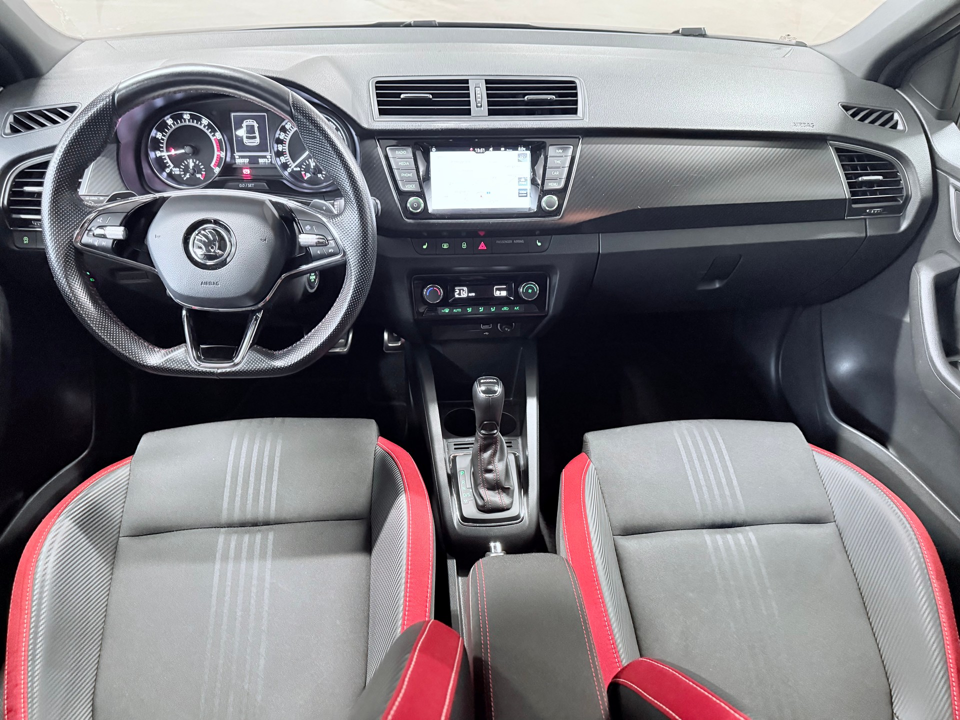 SKODA Fabia 1.0 TSI Monte Carlo DSG-image-10