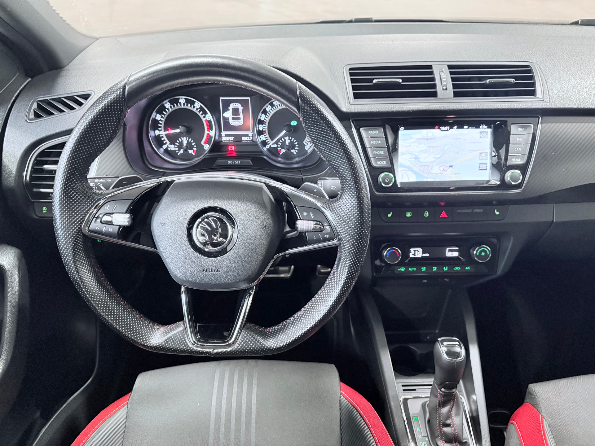 SKODA Fabia 1.0 TSI Monte Carlo DSG-image-9