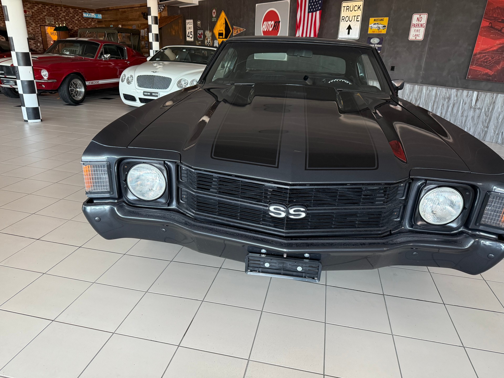 CHEVROLET SS-showroom-element-1