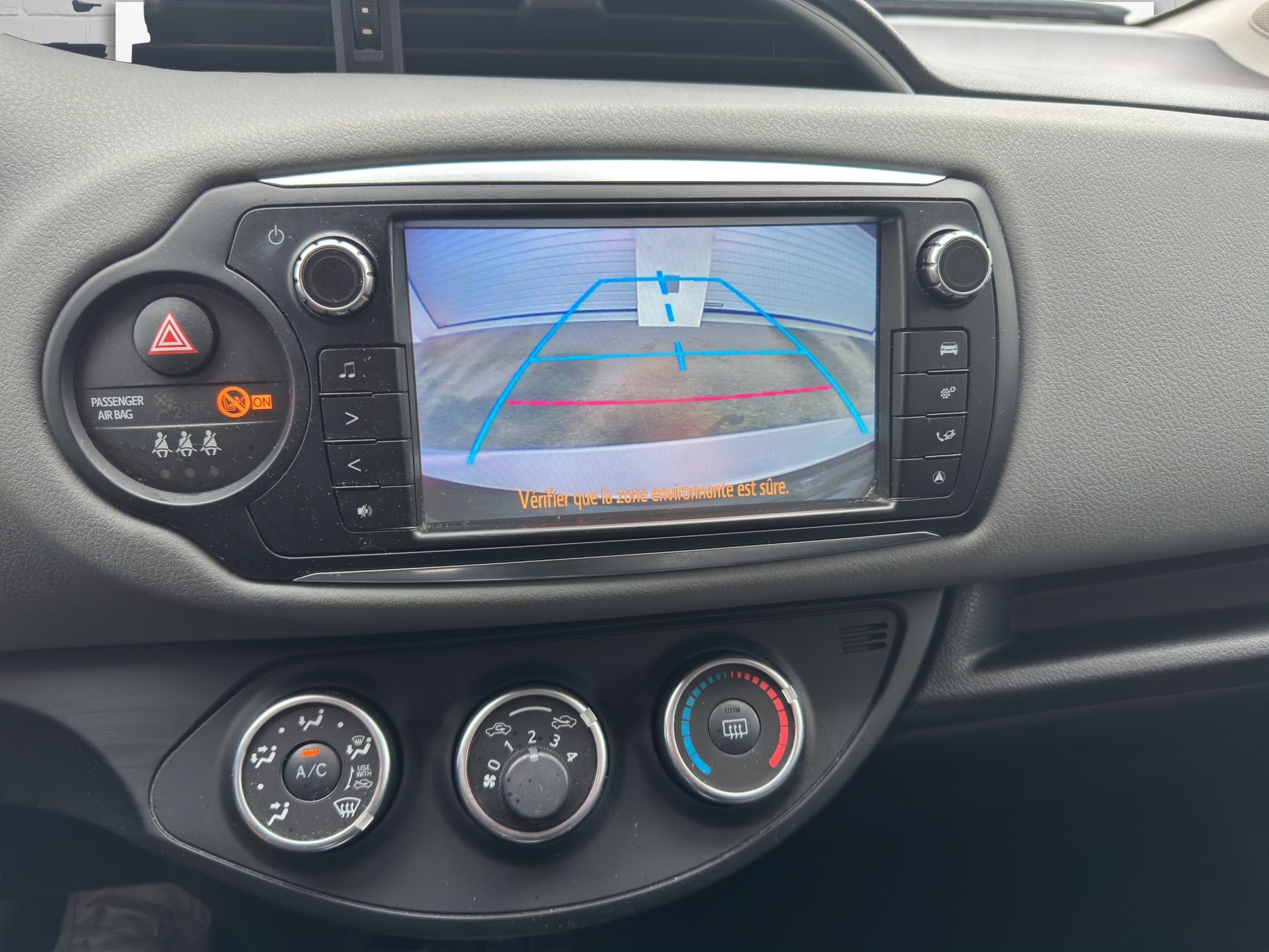 TOYOTA Yaris 1.33 Luna-image-9