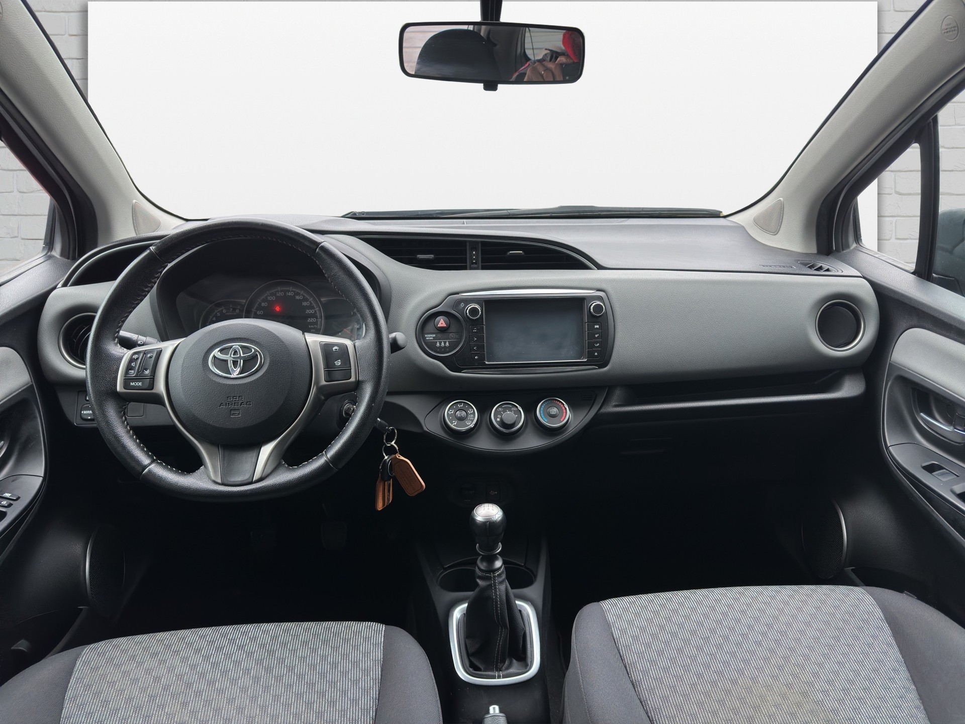 TOYOTA Yaris 1.33 Luna-image-8
