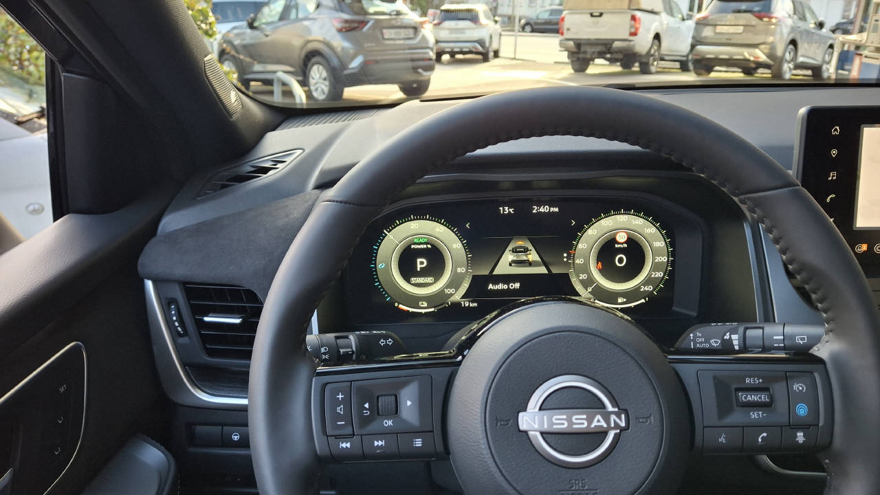NISSAN Qashqai 1.5 VC-T Tekna+-image-10